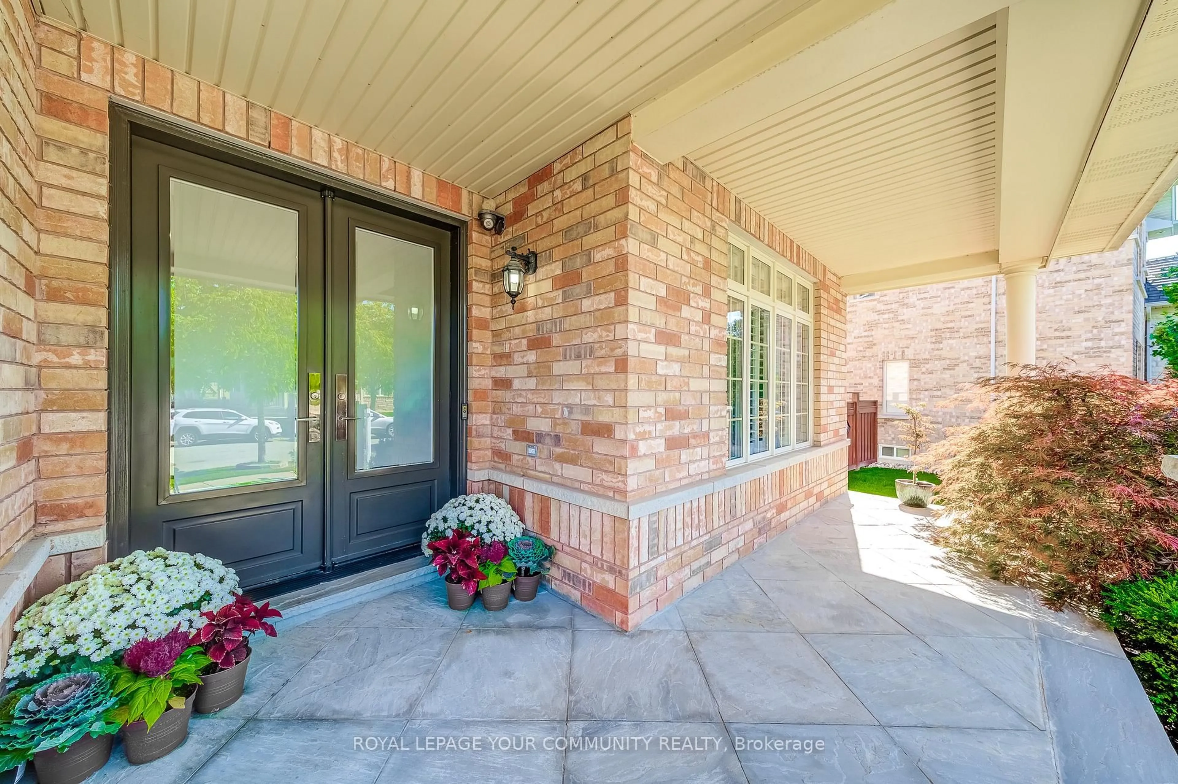 Unknown for 145 Tonner Cres, Aurora Ontario L4G 0G8