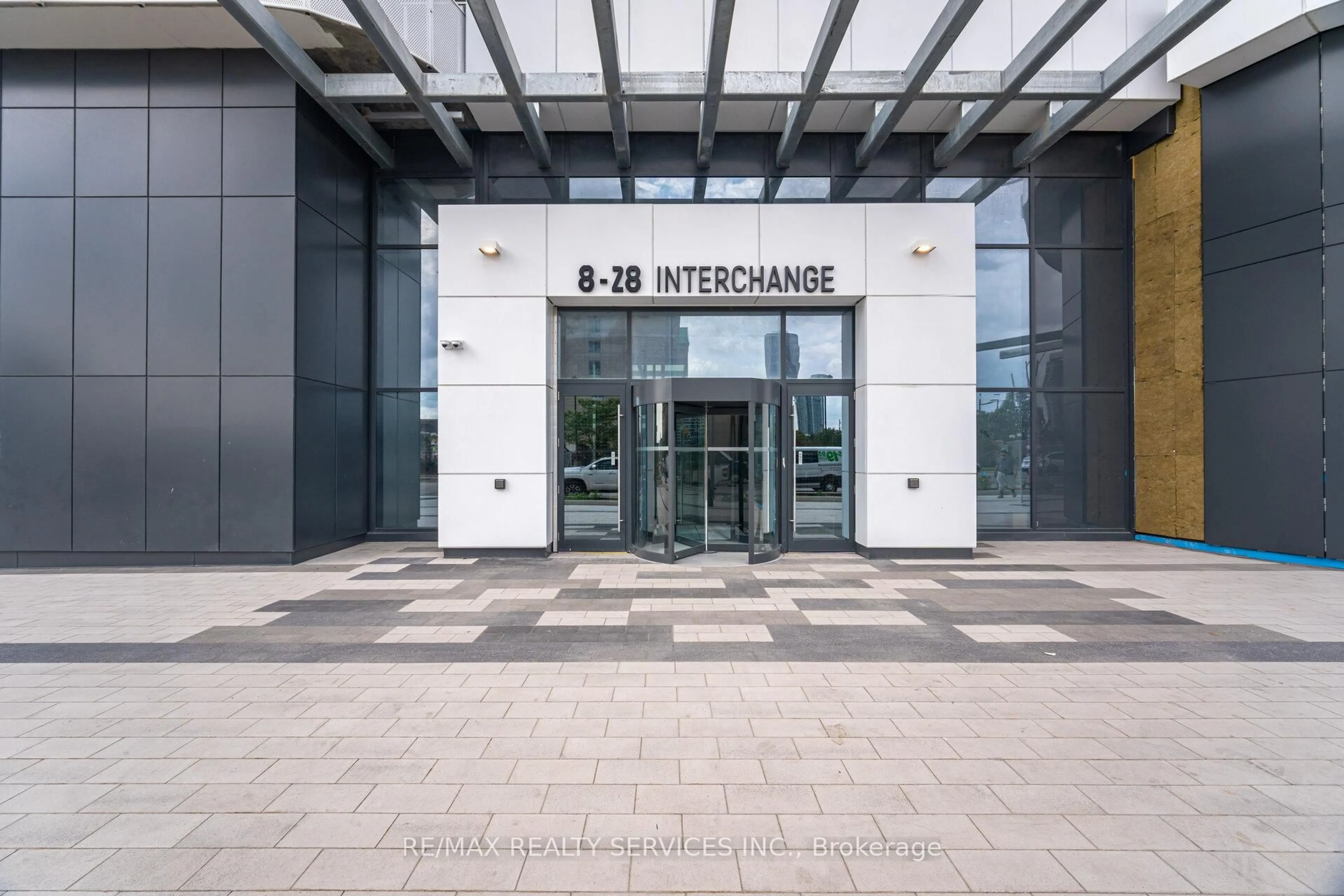 Indoor foyer for 28 Interchange Way #103D, Vaughan Ontario L4K 0P8