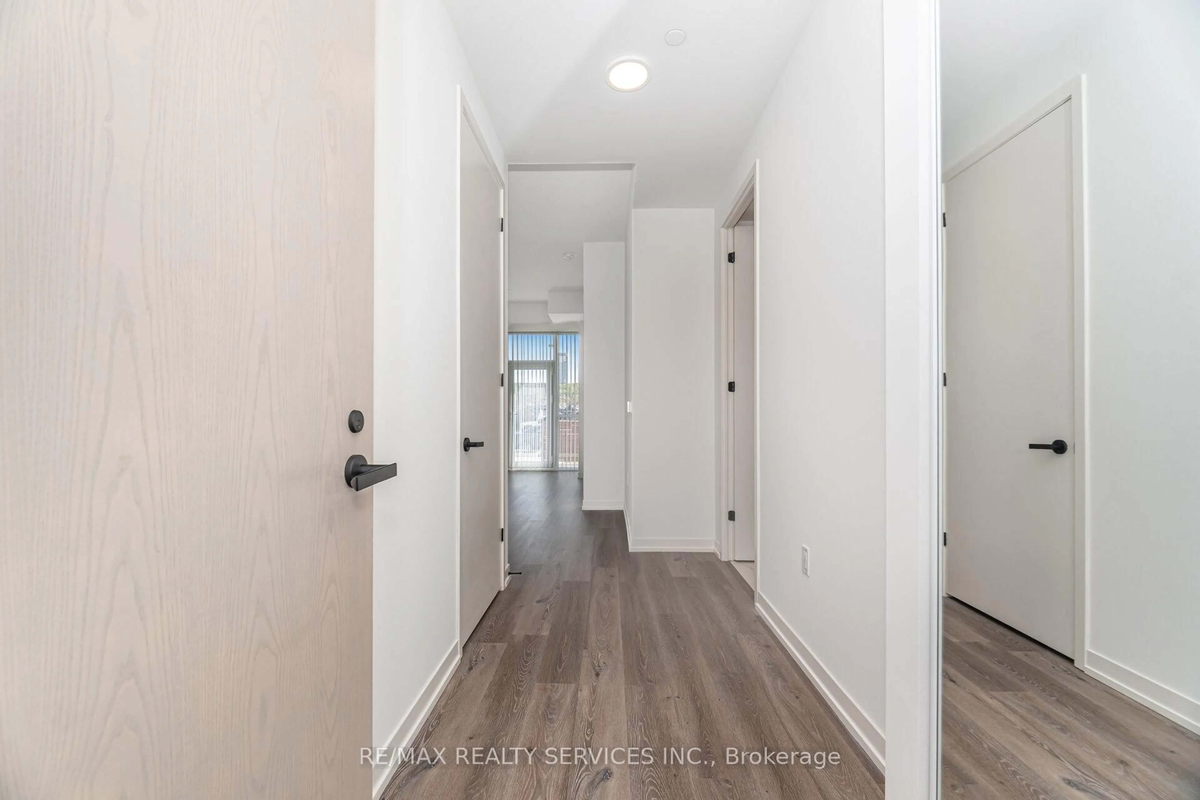 Indoor entryway for 28 Interchange Way #103D, Vaughan Ontario L4K 0P8