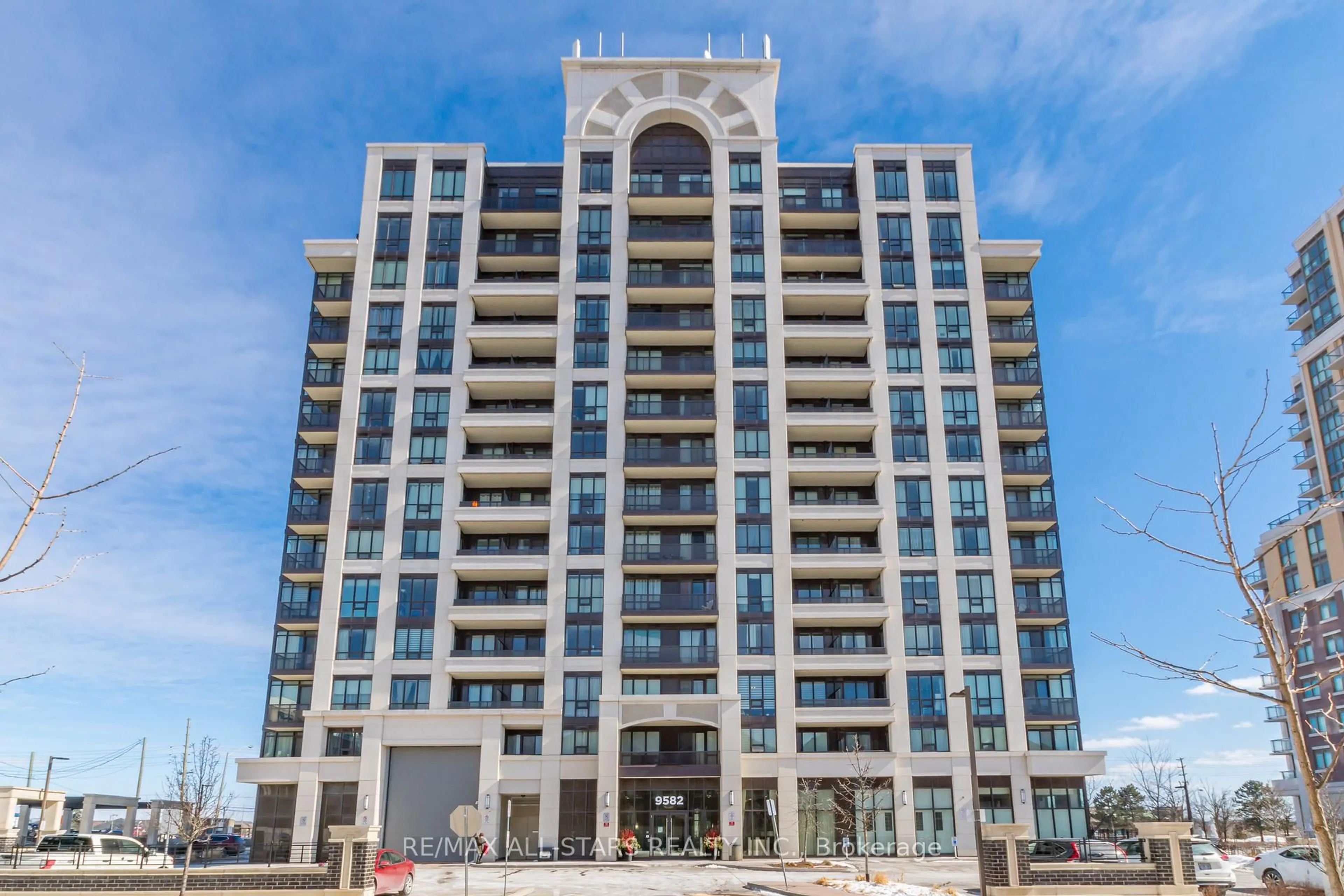 Indoor foyer for 9582 Markham Rd #911, Markham Ontario L6E 0T4