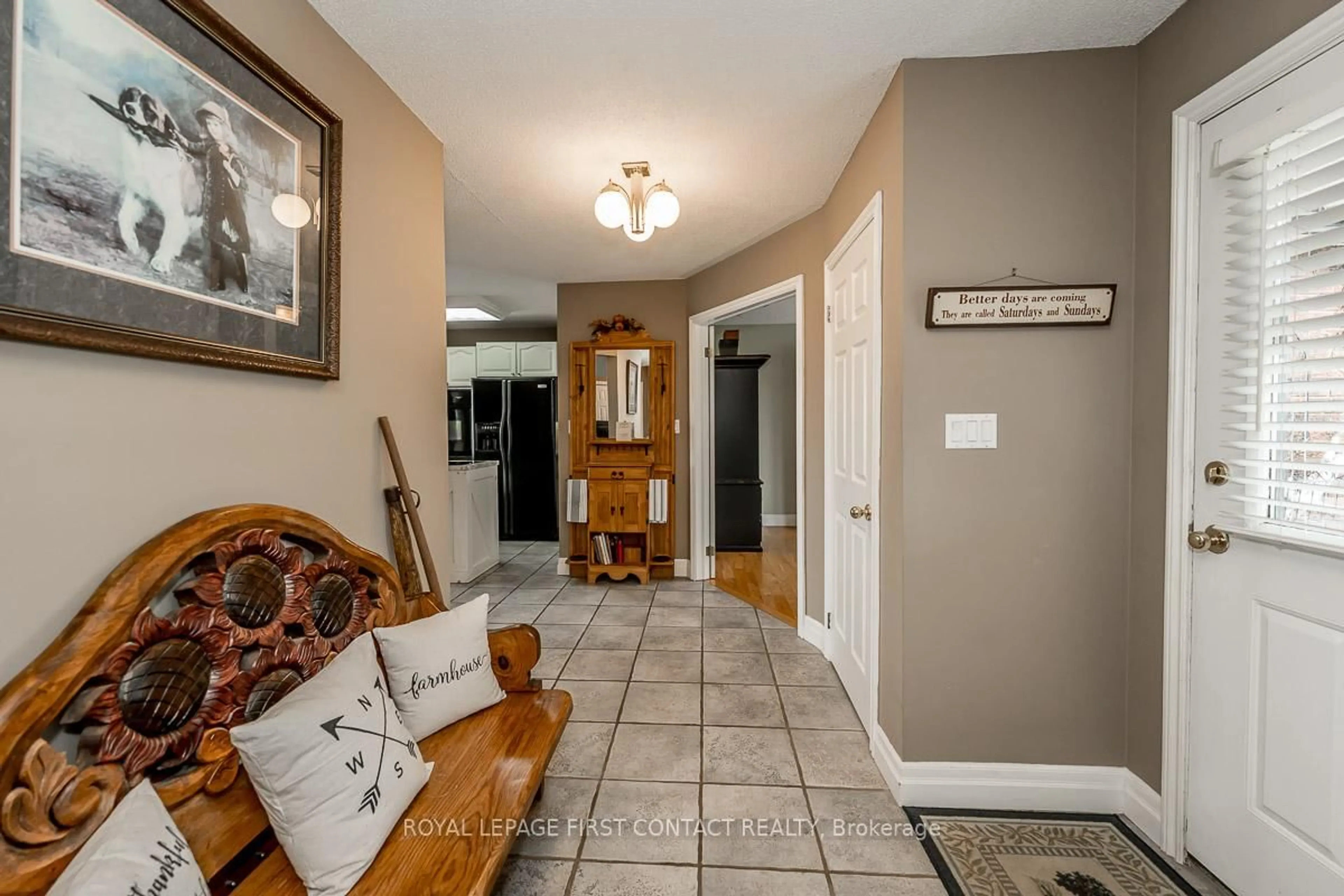Indoor entryway for 4689 20th Sdrd, Essa Ontario L0L 2N0