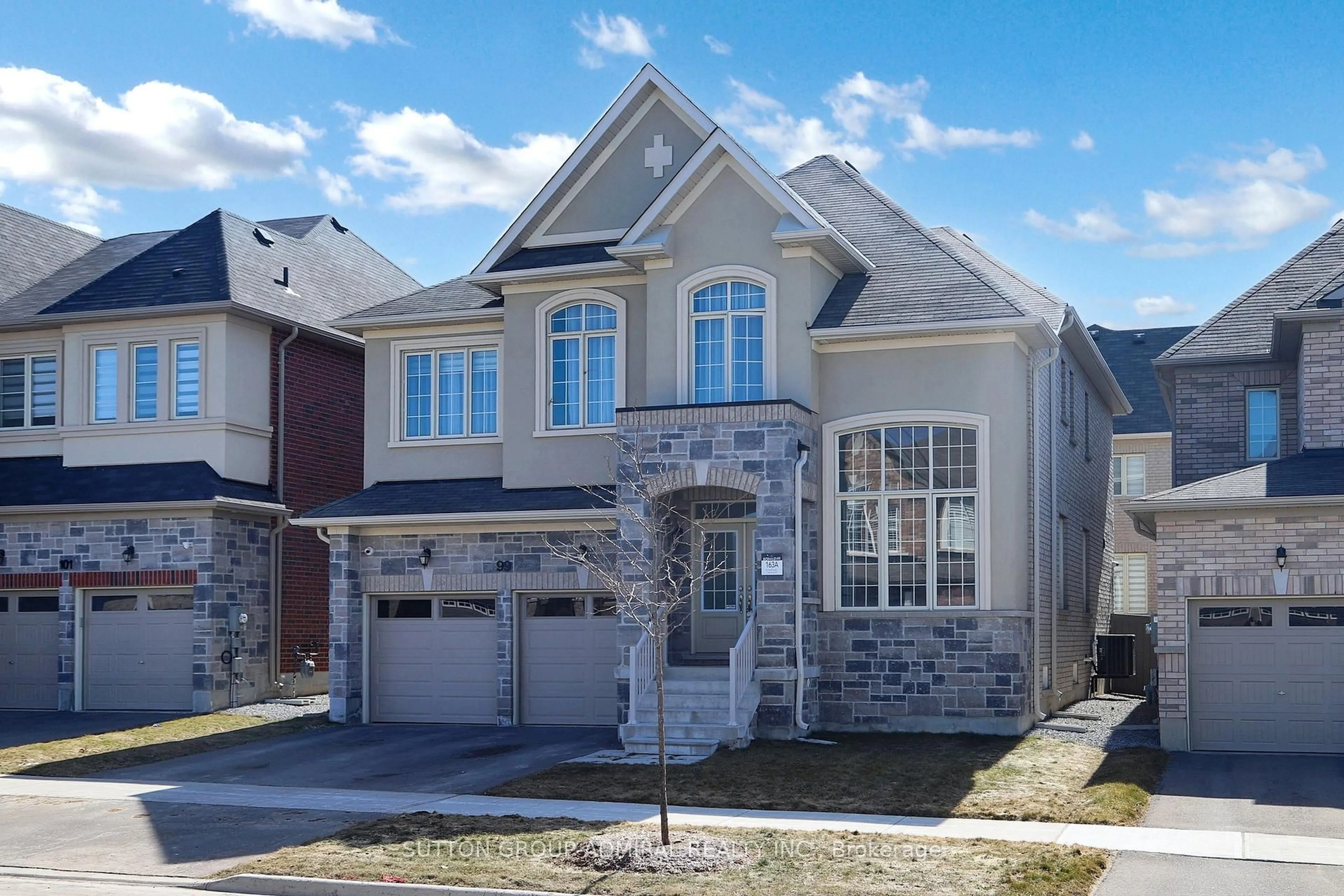 Home with brick exterior material, street for 99 Kingknoll Cres, Georgina Ontario L6Y 3E7