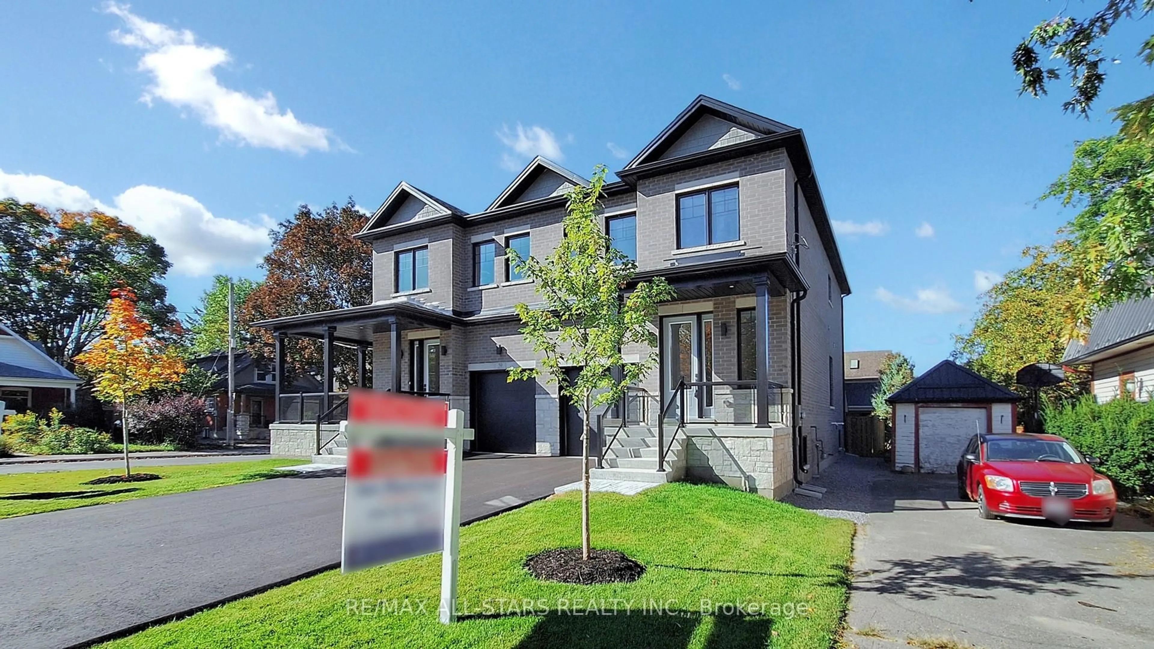 Home with brick exterior material, street for 48 Third Ave, Uxbridge Ontario L9P 1K5