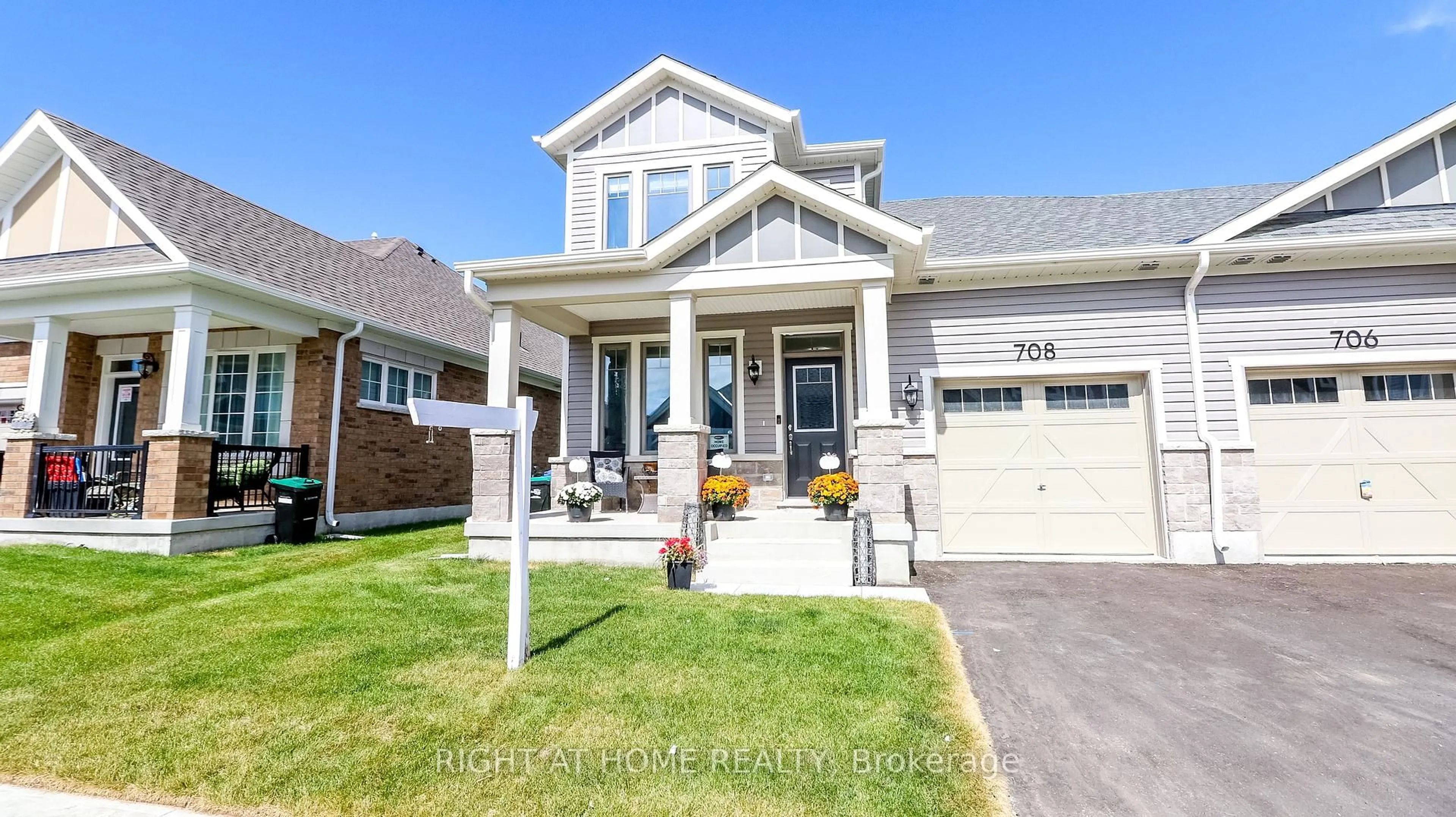 Home with brick exterior material, street for 708 SARGEANT Pl, Innisfil Ontario L9S 0S9