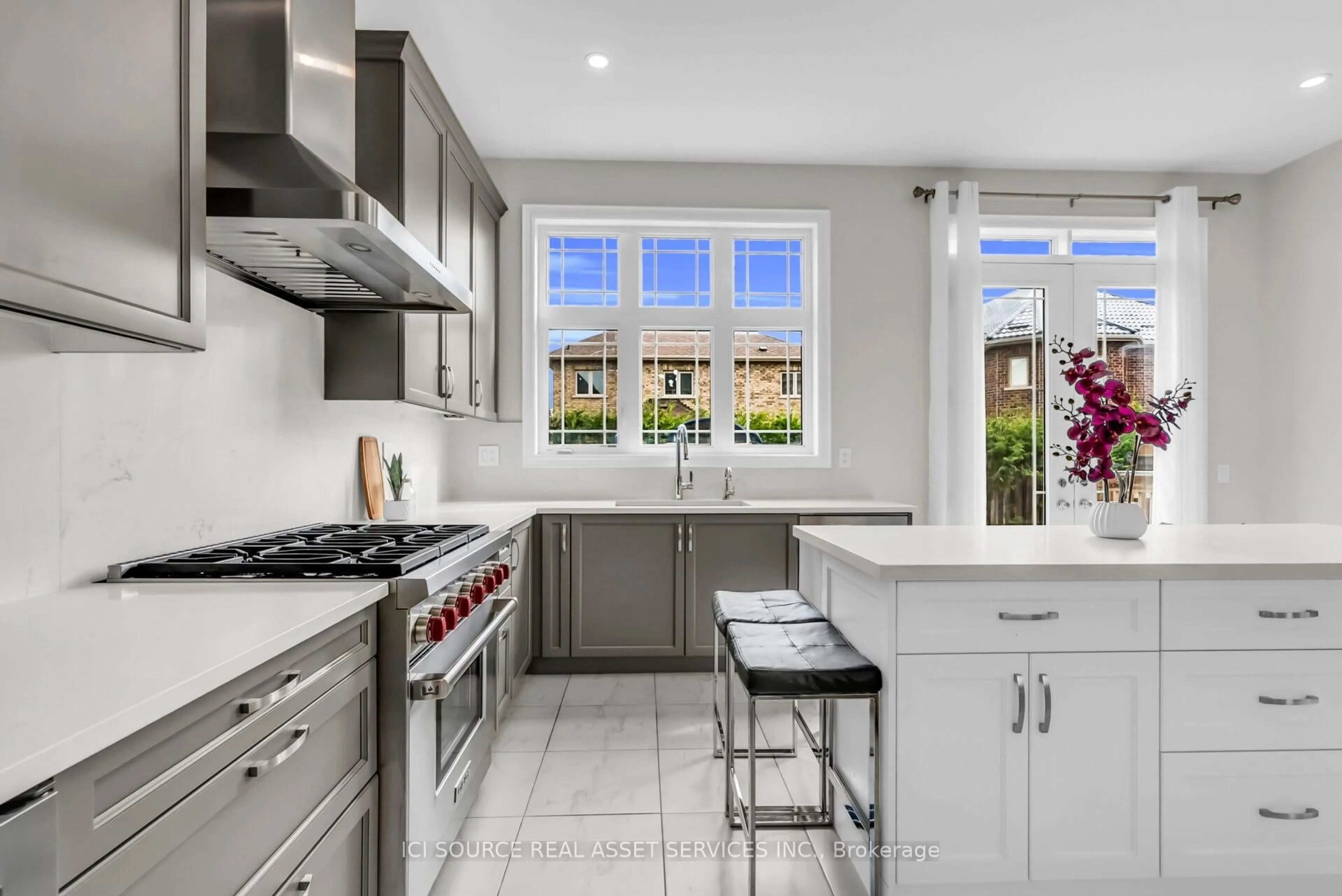 Contemporary kitchen, ceramic/tile floor for 79 Menotti Dr, Richmond Hill Ontario L4E 1G7