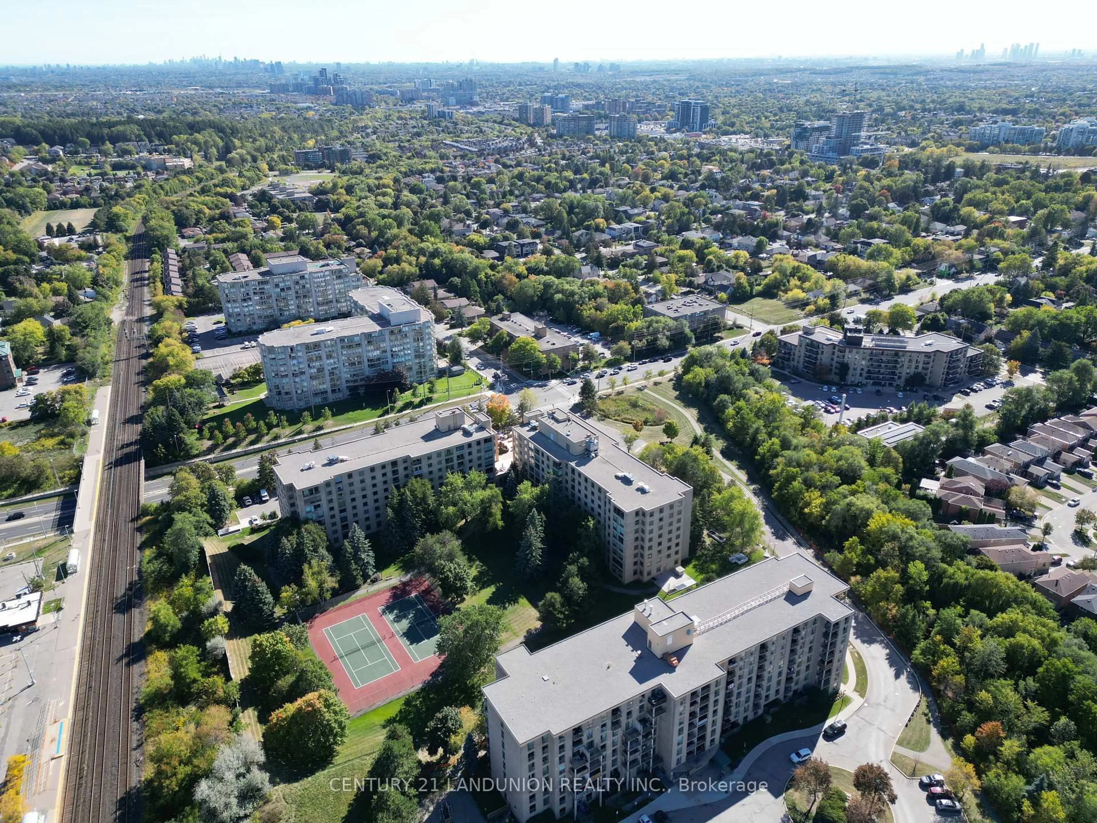 A pic from outside/outdoor area/front of a property/back of a property/a pic from drone, city buildings view from balcony for 326 Major Mackenzie Dr #619, Richmond Hill Ontario L4C 1J3
