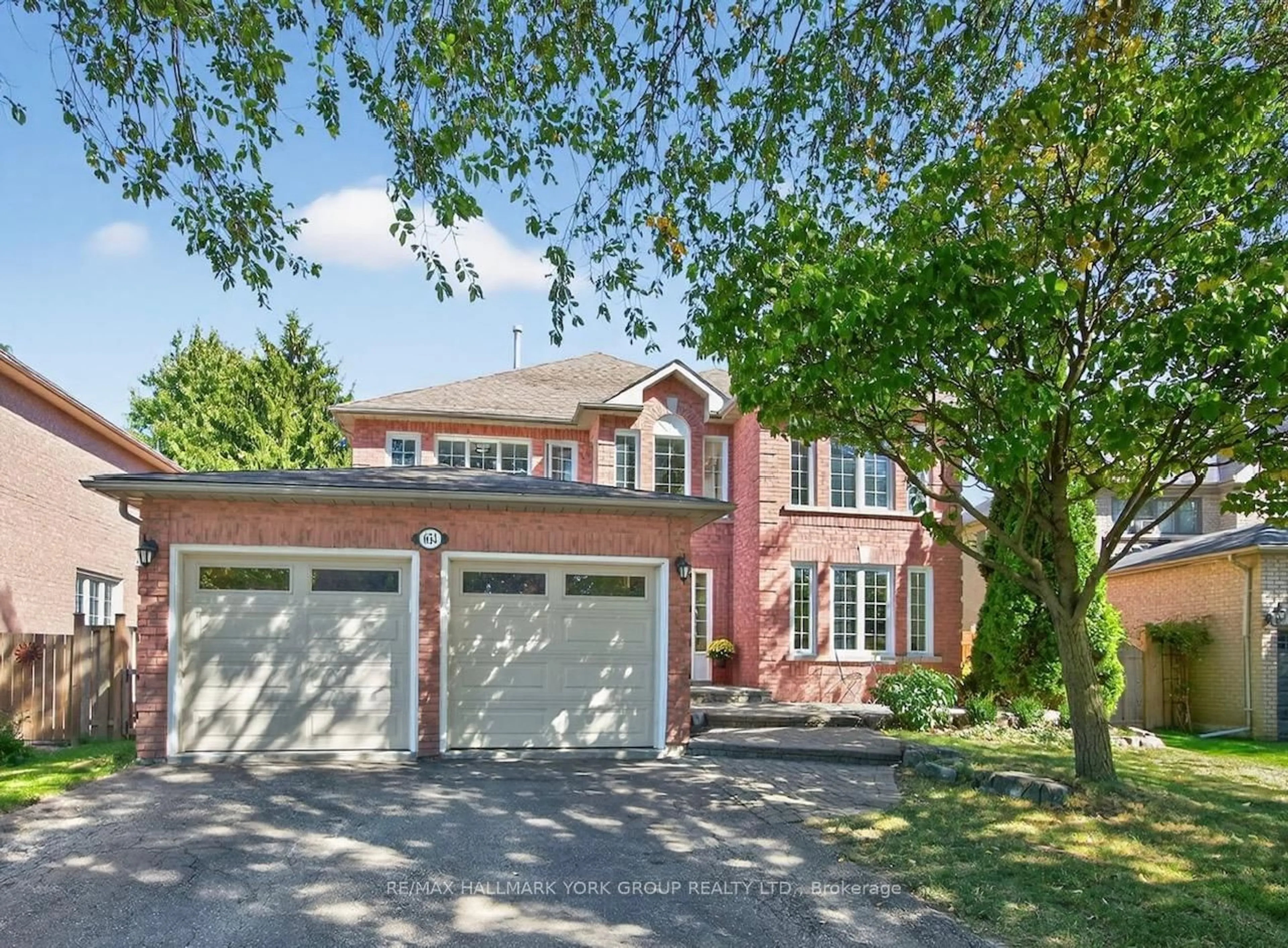 Home with brick exterior material, street for 654 Lyman Blvd, Newmarket Ontario L3X 1V9