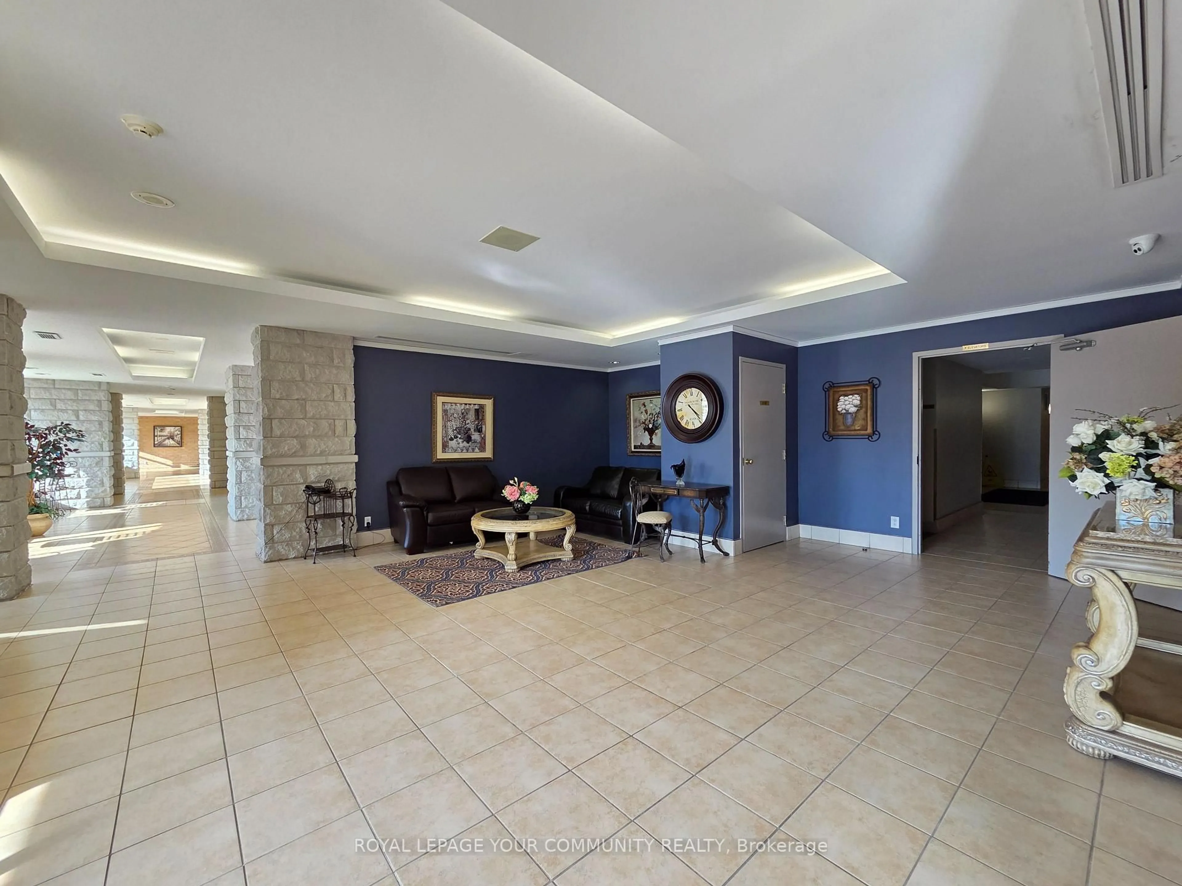 Lobby for 2504 Rutherford Rd #508, Vaughan Ontario L4K 5N5