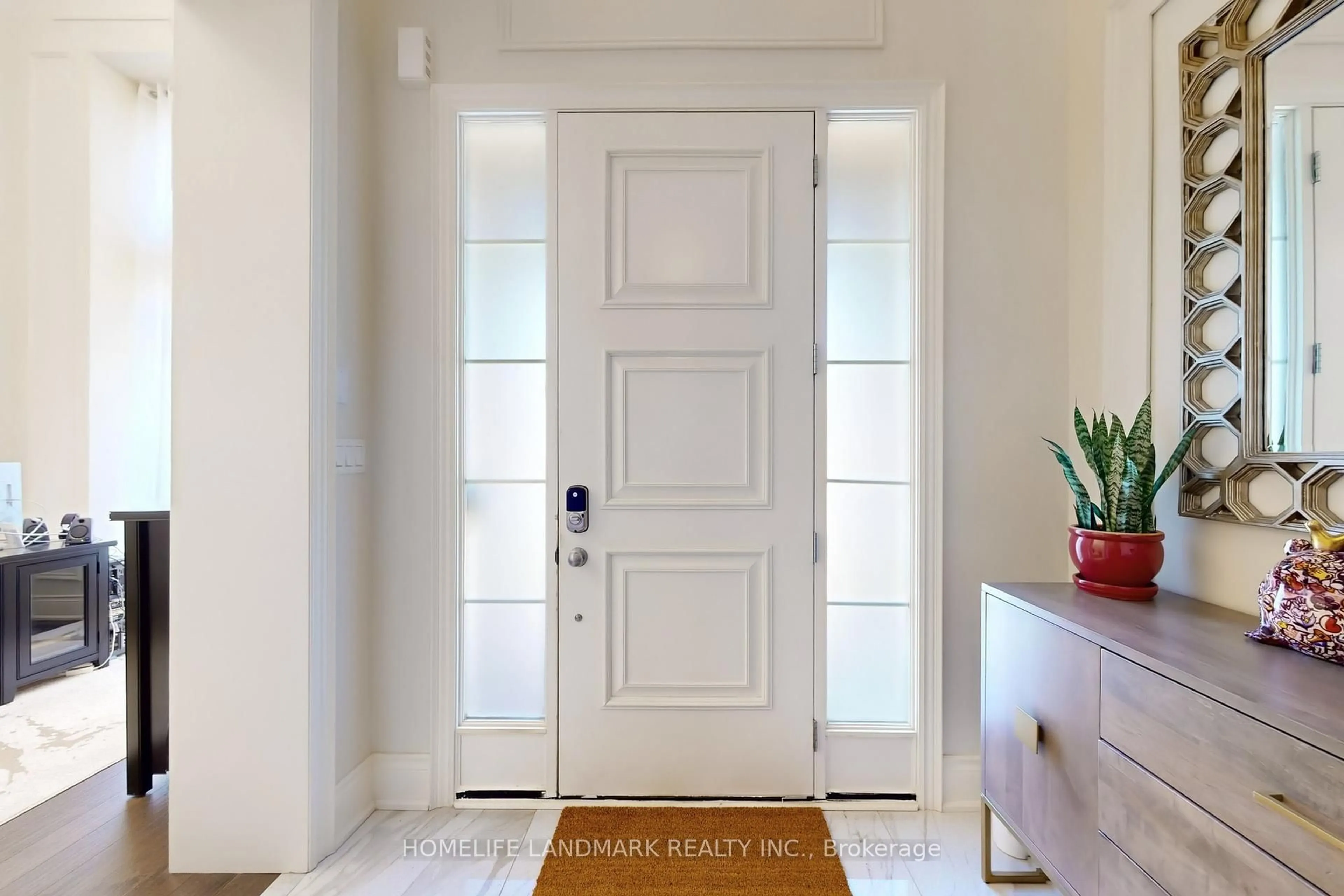 Indoor entryway for 213 Farrell Rd, Vaughan Ontario L6A 4W6