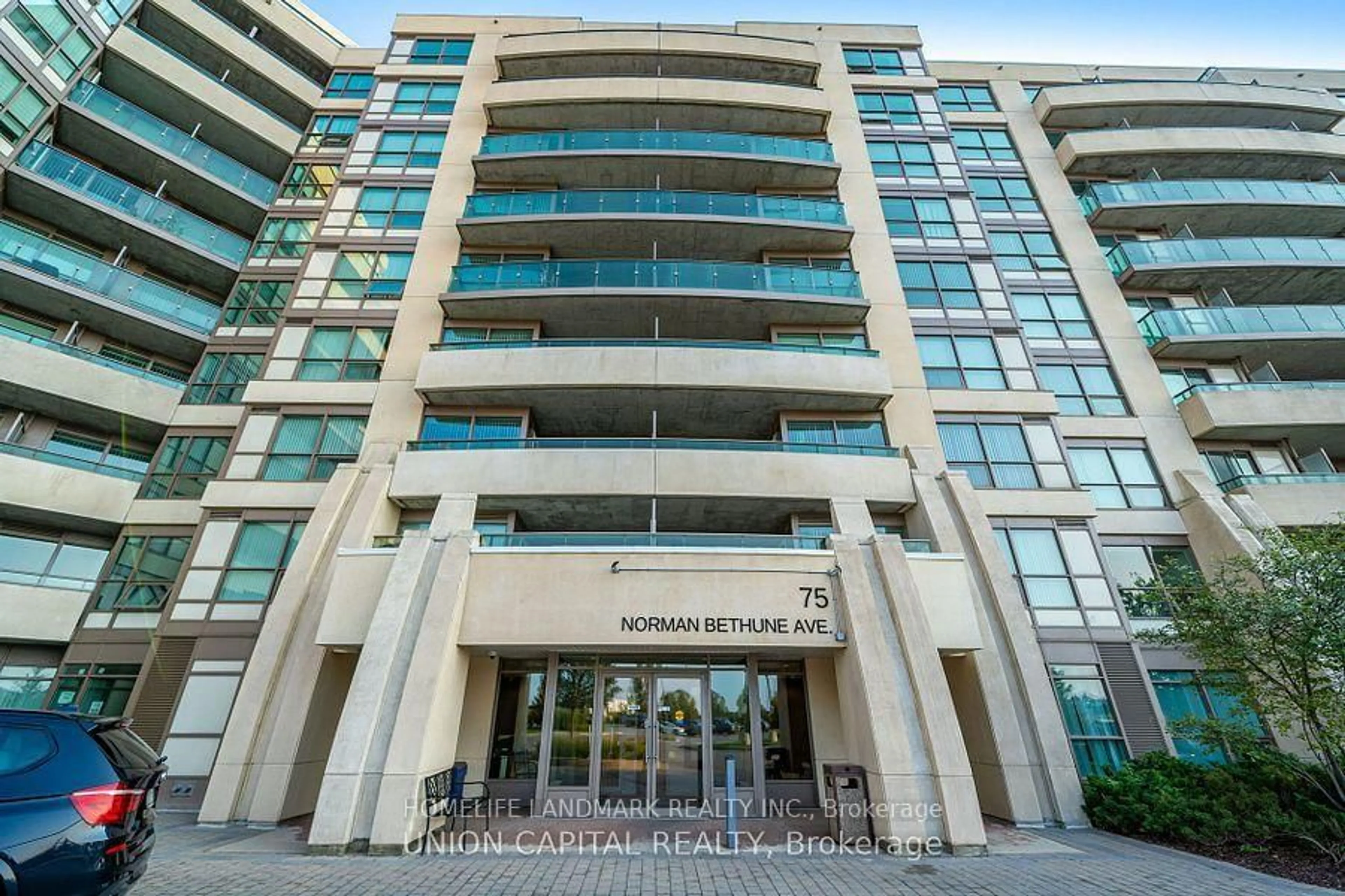 Indoor foyer for 75 Norman Bethune Ave ## 622, Richmond Hill Ontario L4B 0B6