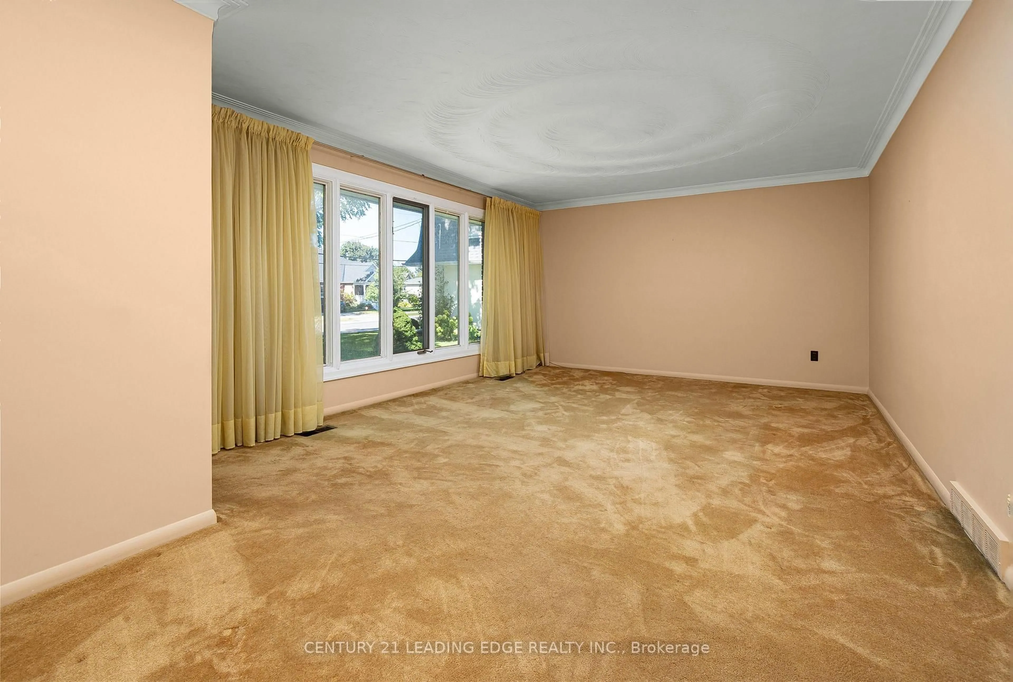 A pic of a room for 12207 Tenth Line, Whitchurch-Stouffville Ontario L4A 6B6