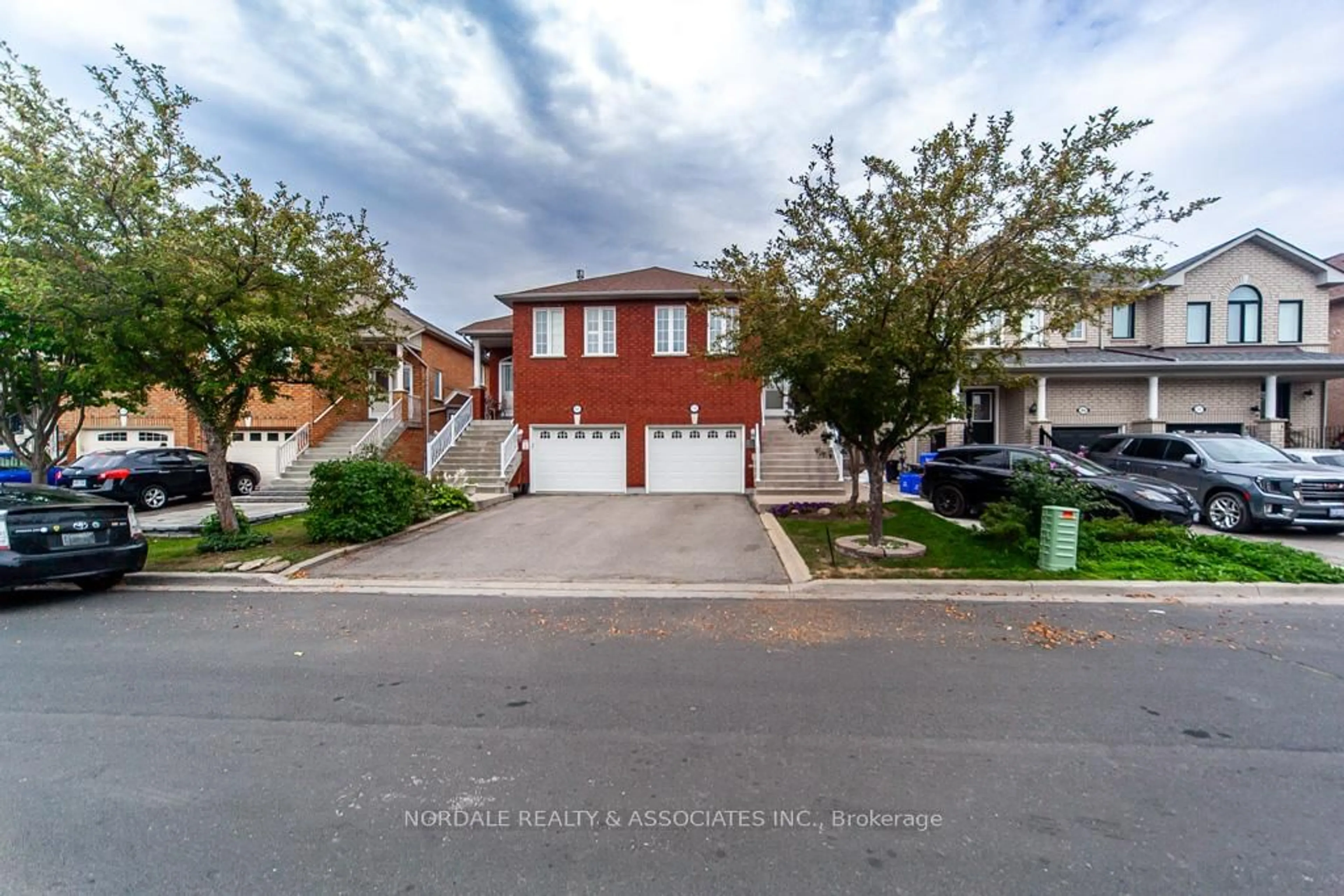 A pic from outside/outdoor area/front of a property/back of a property/a pic from drone, street for 58 San Vito Dr, Vaughan Ontario L4H 1X4