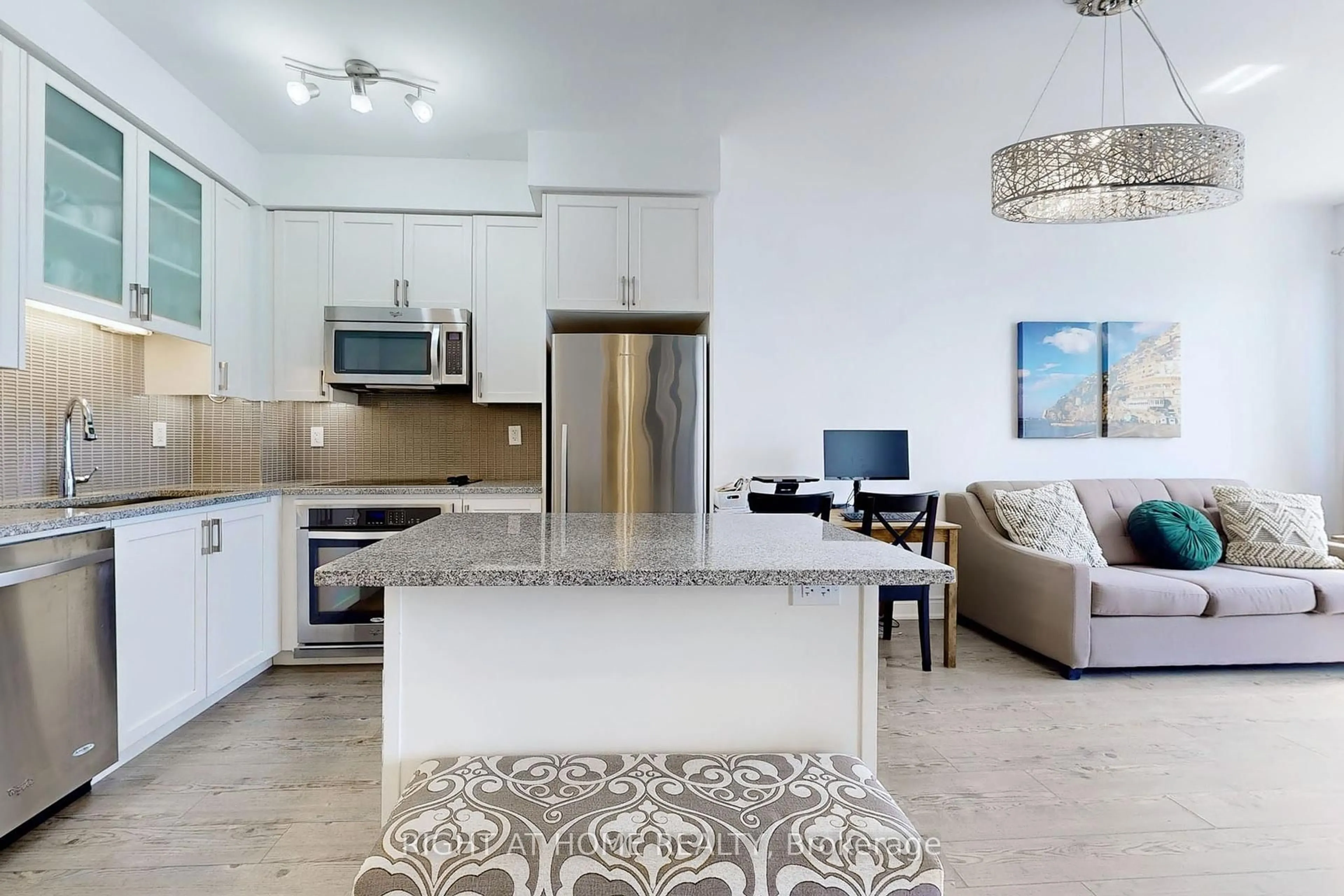 Open concept kitchen, ceramic/tile floor for 9090 Yonge St #1609B, Richmond Hill Ontario L4C 0Z1