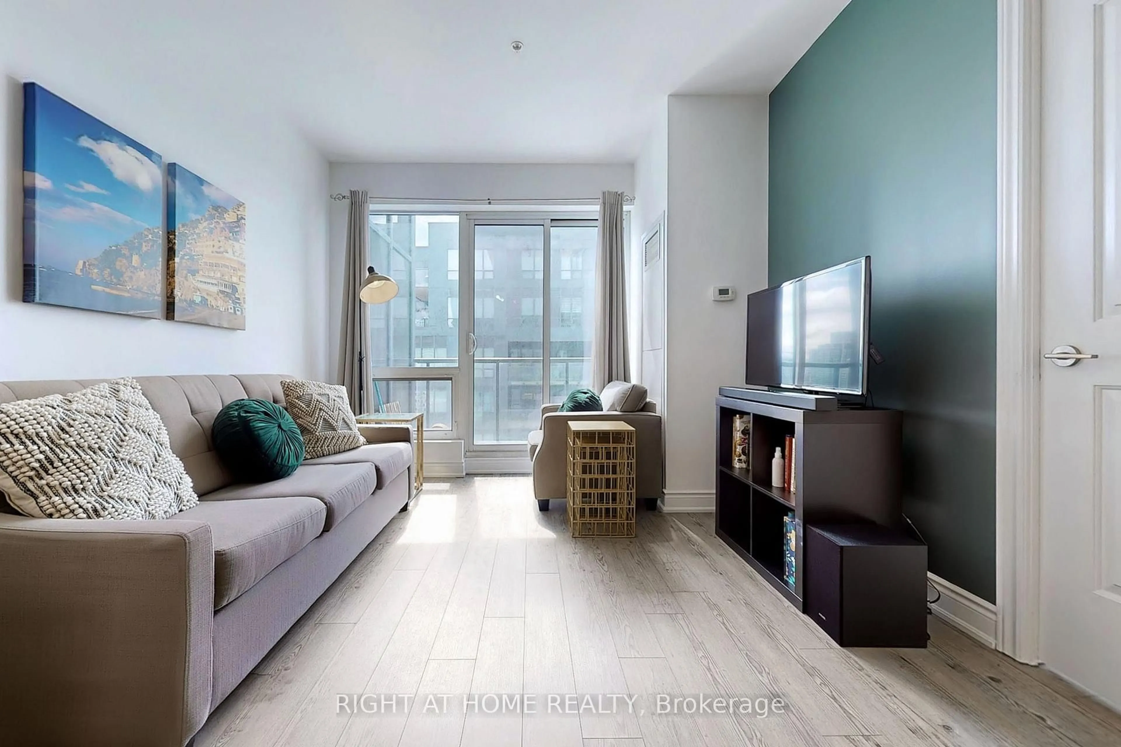 Living room with furniture, wood/laminate floor for 9090 Yonge St #1609B, Richmond Hill Ontario L4C 0Z1