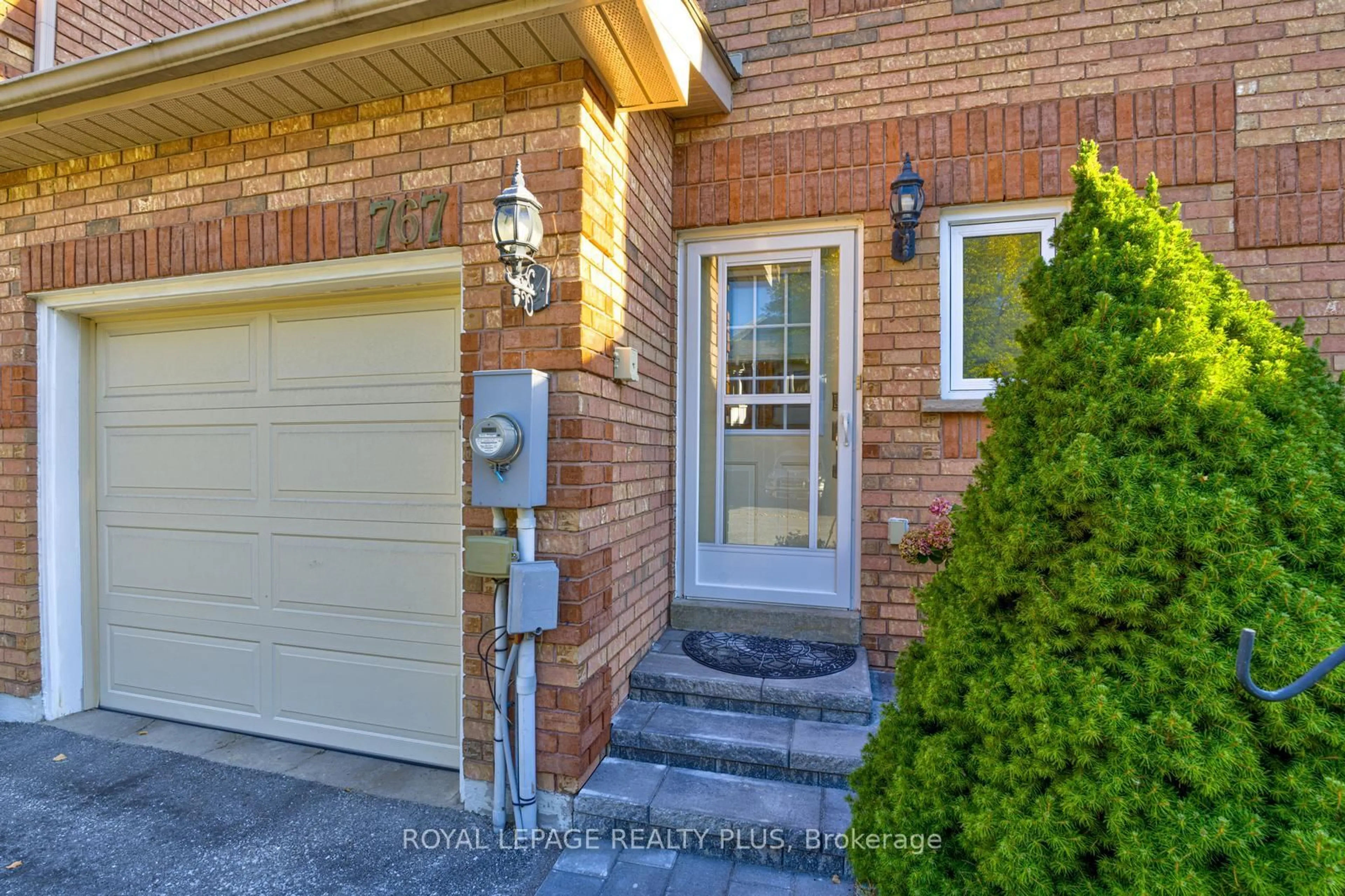 Unknown for 767 Playter Cres, Newmarket Ontario L3X 1W7
