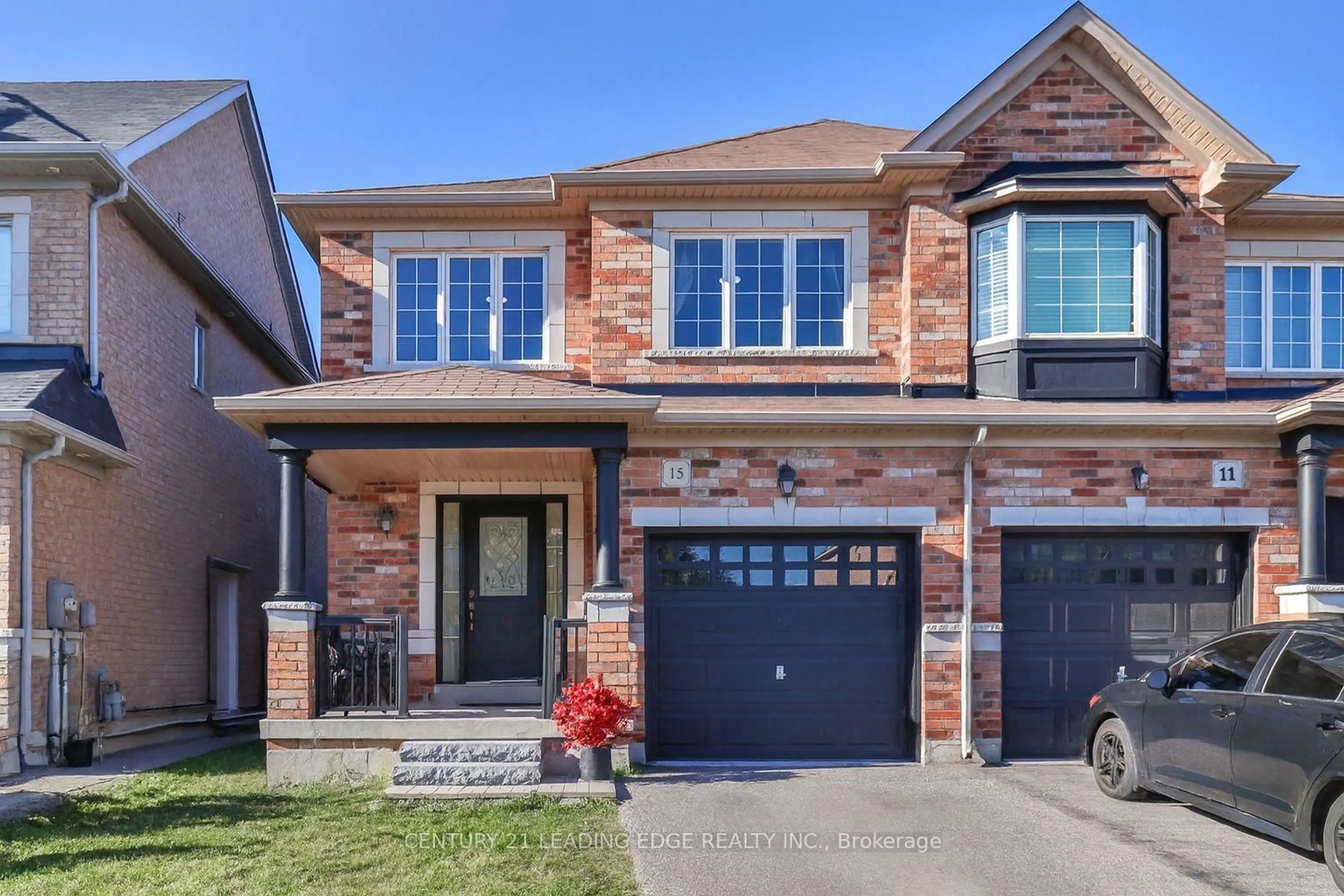 Home with brick exterior material, street for 15 Robertdale Crt, Whitchurch-Stouffville Ontario L4A 0Y5