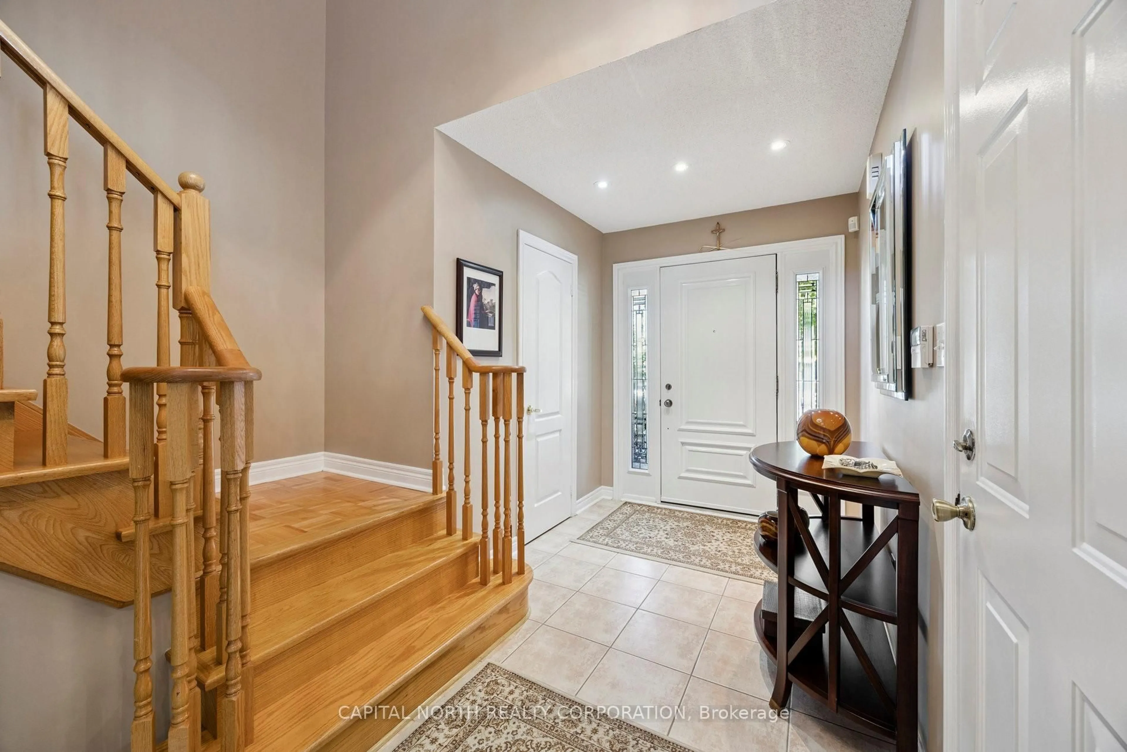 Indoor entryway for 87 MONDAVI Rd, Vaughan Ontario L4H 1L8