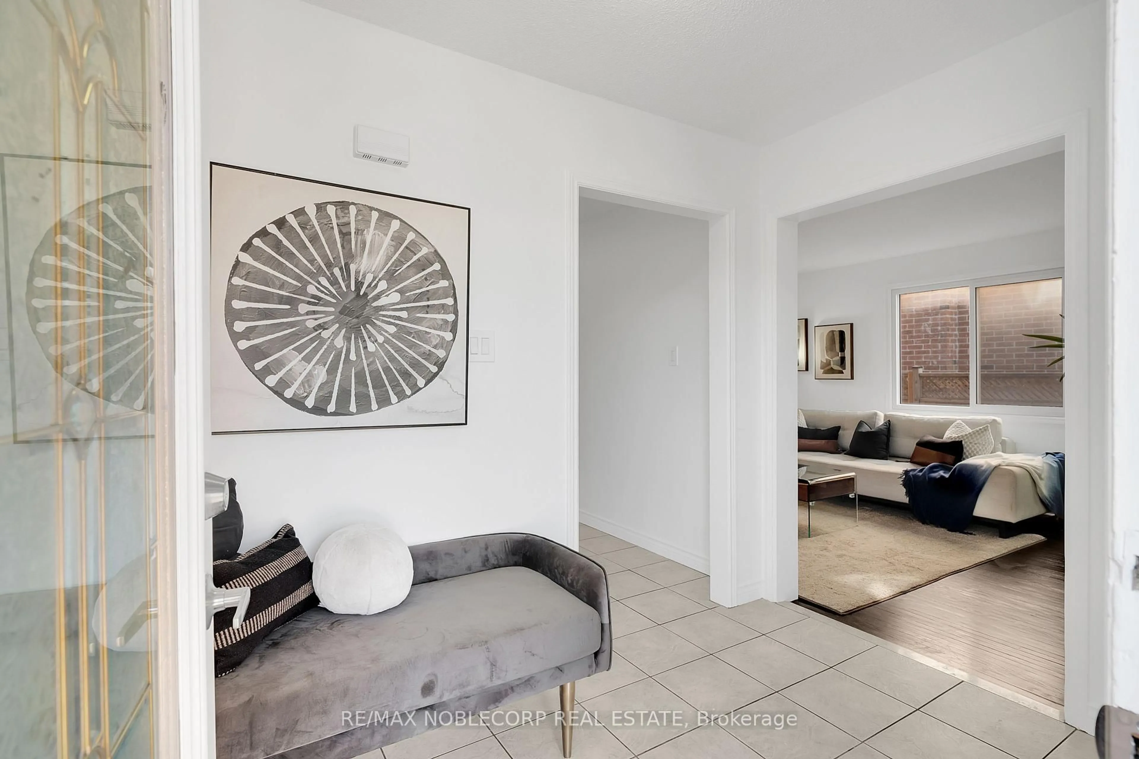 Indoor entryway for 182 Tall Grass Tr, Vaughan Ontario L4L 3P8