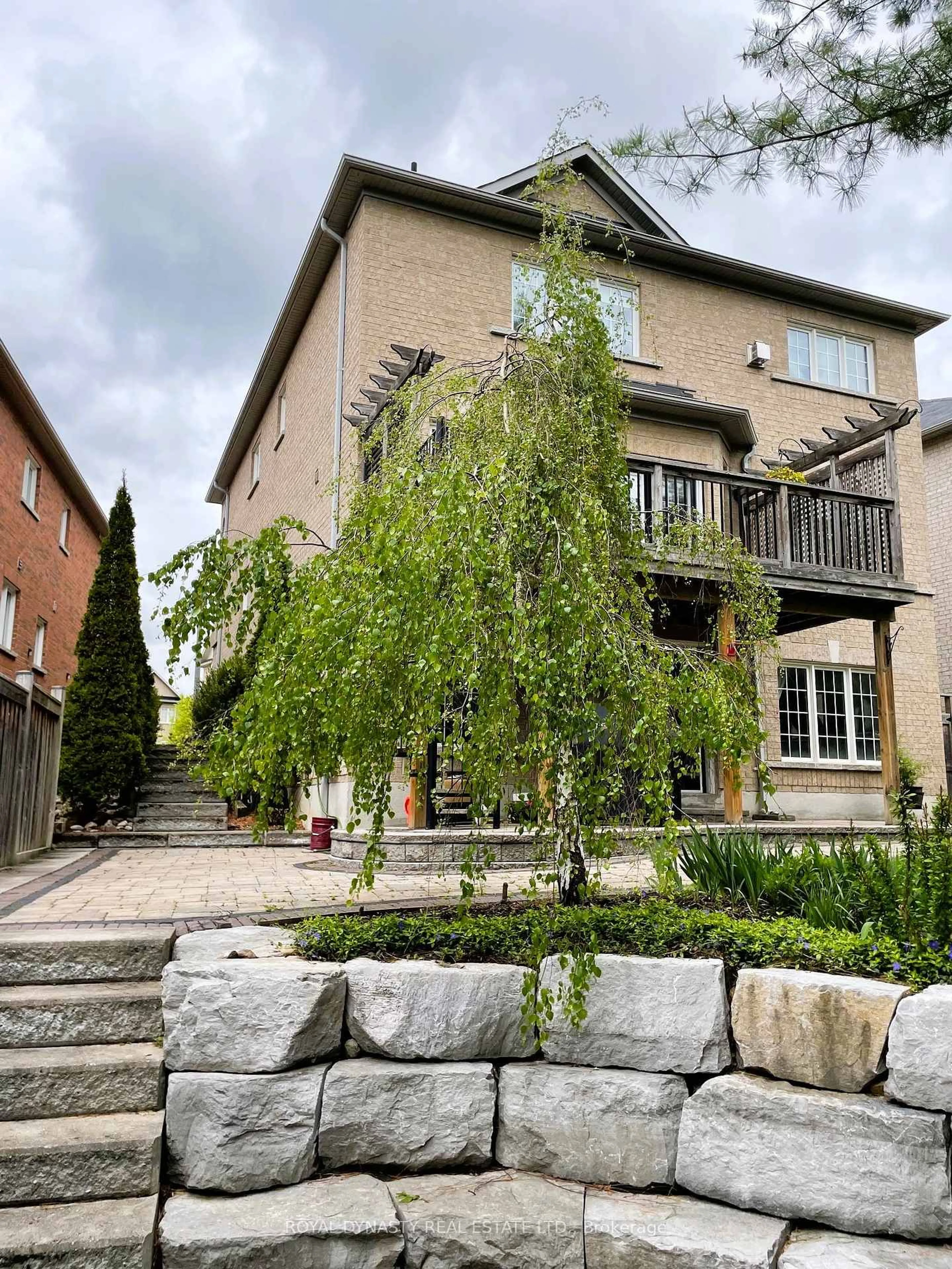Home with brick exterior material, street for 16 Nature Way Cres, East Gwillimbury Ontario L9N 0A6