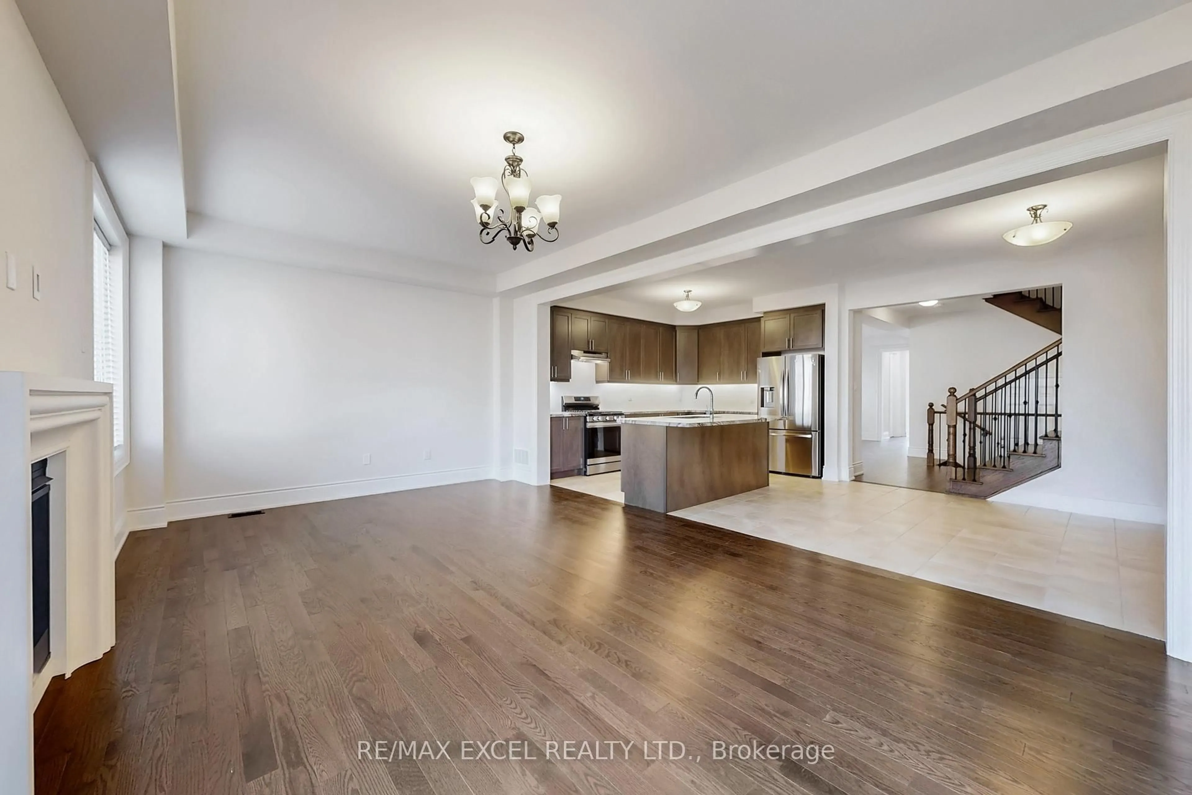 Open concept kitchen, unknown for 151 Silk Twist Dr, East Gwillimbury Ontario L9N 0V7