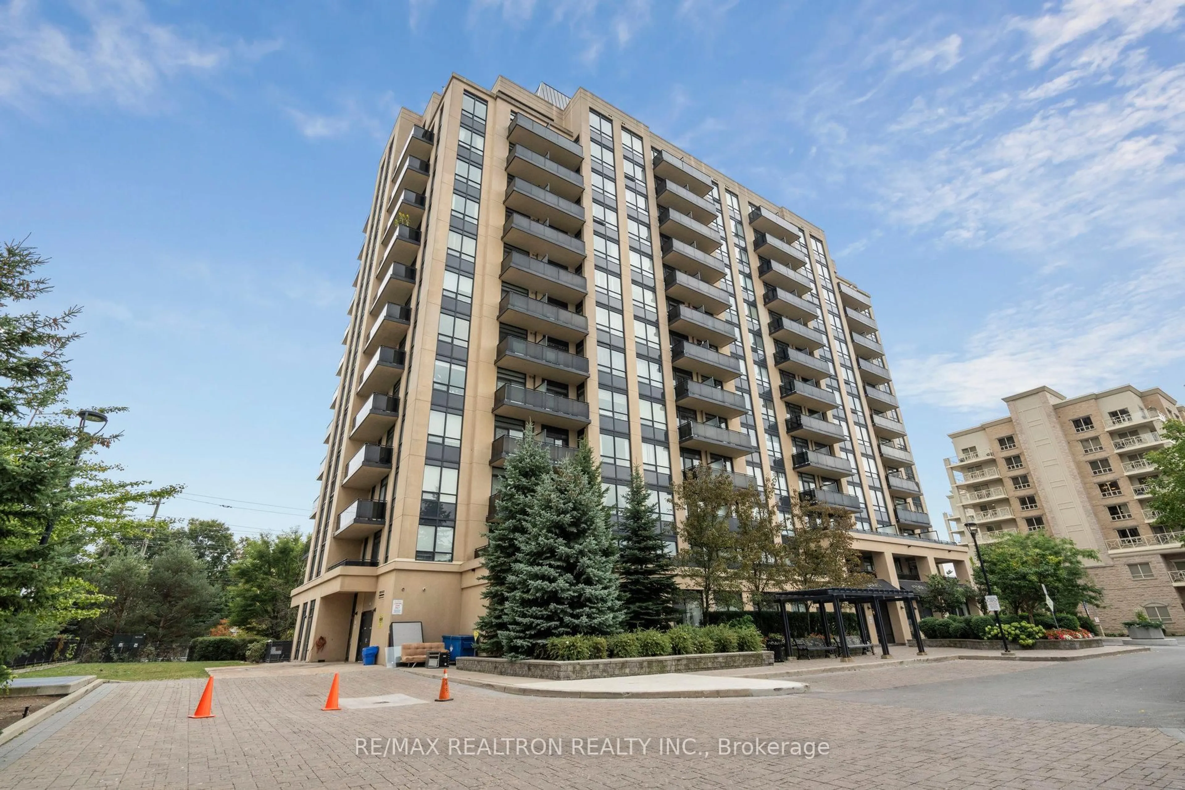 Patio, building for 520 Steeles Ave #714, Vaughan Ontario L4J 0H2