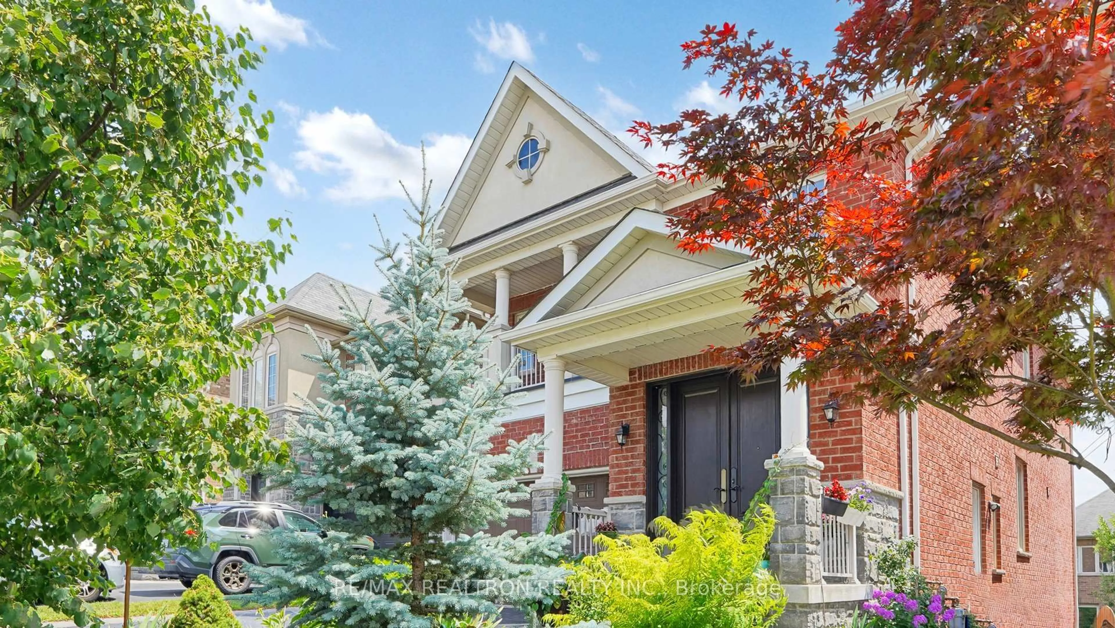 Home with brick exterior material, street for 475 Kwapis Blvd, Newmarket Ontario L3X 3K5