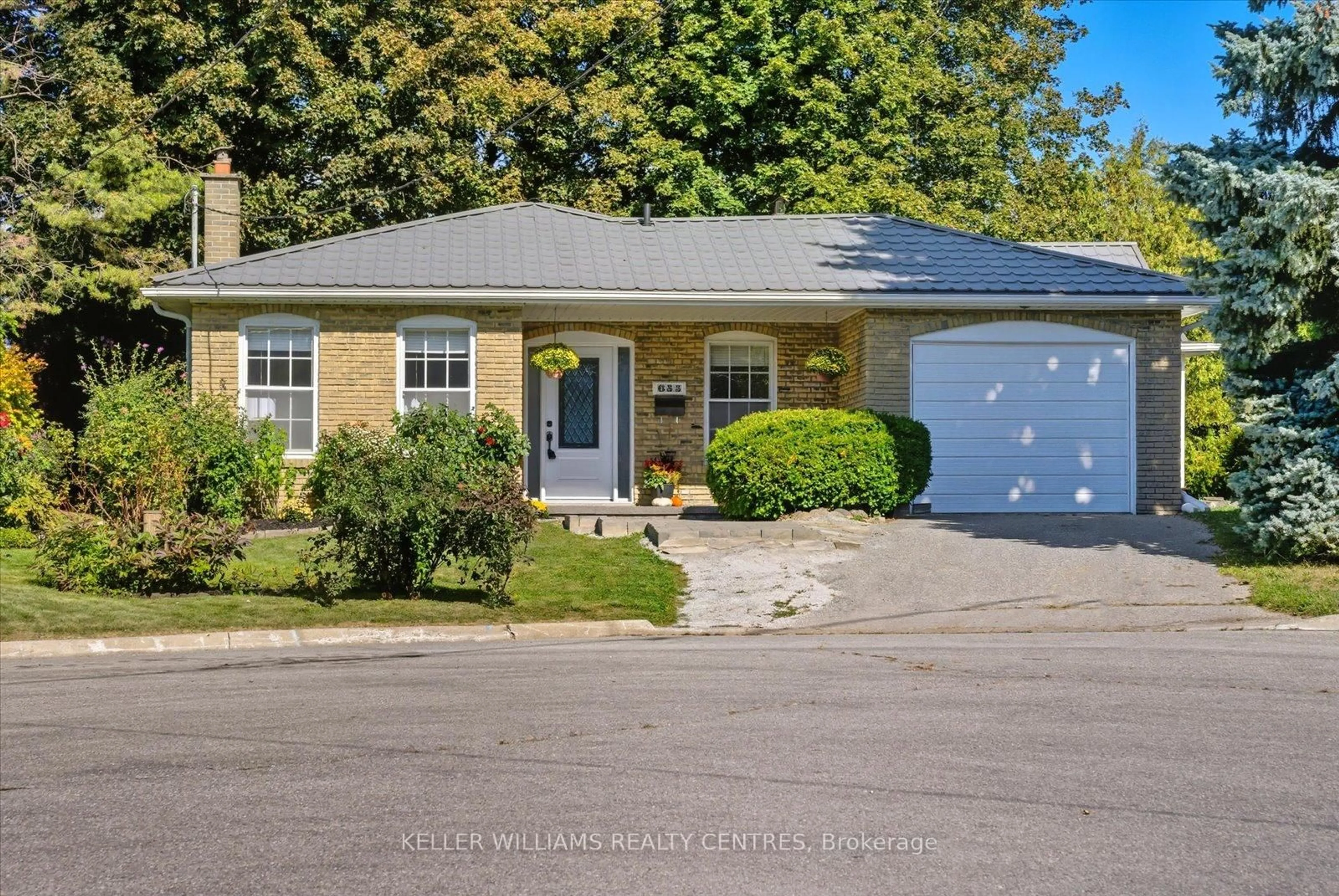 Unknown for 655 Park Crt, Newmarket Ontario L3Y 3N5