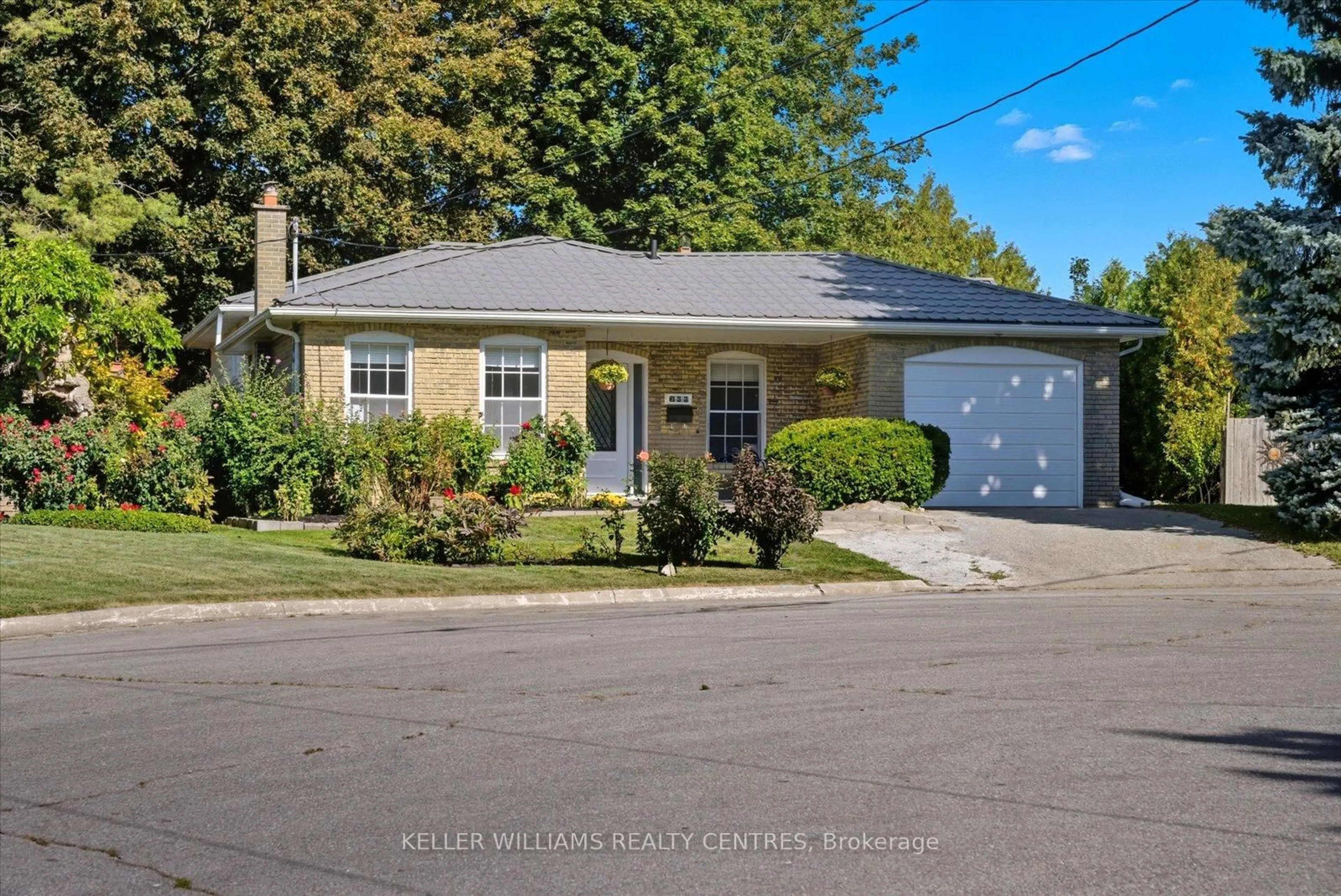 Unknown for 655 Park Crt, Newmarket Ontario L3Y 3N5