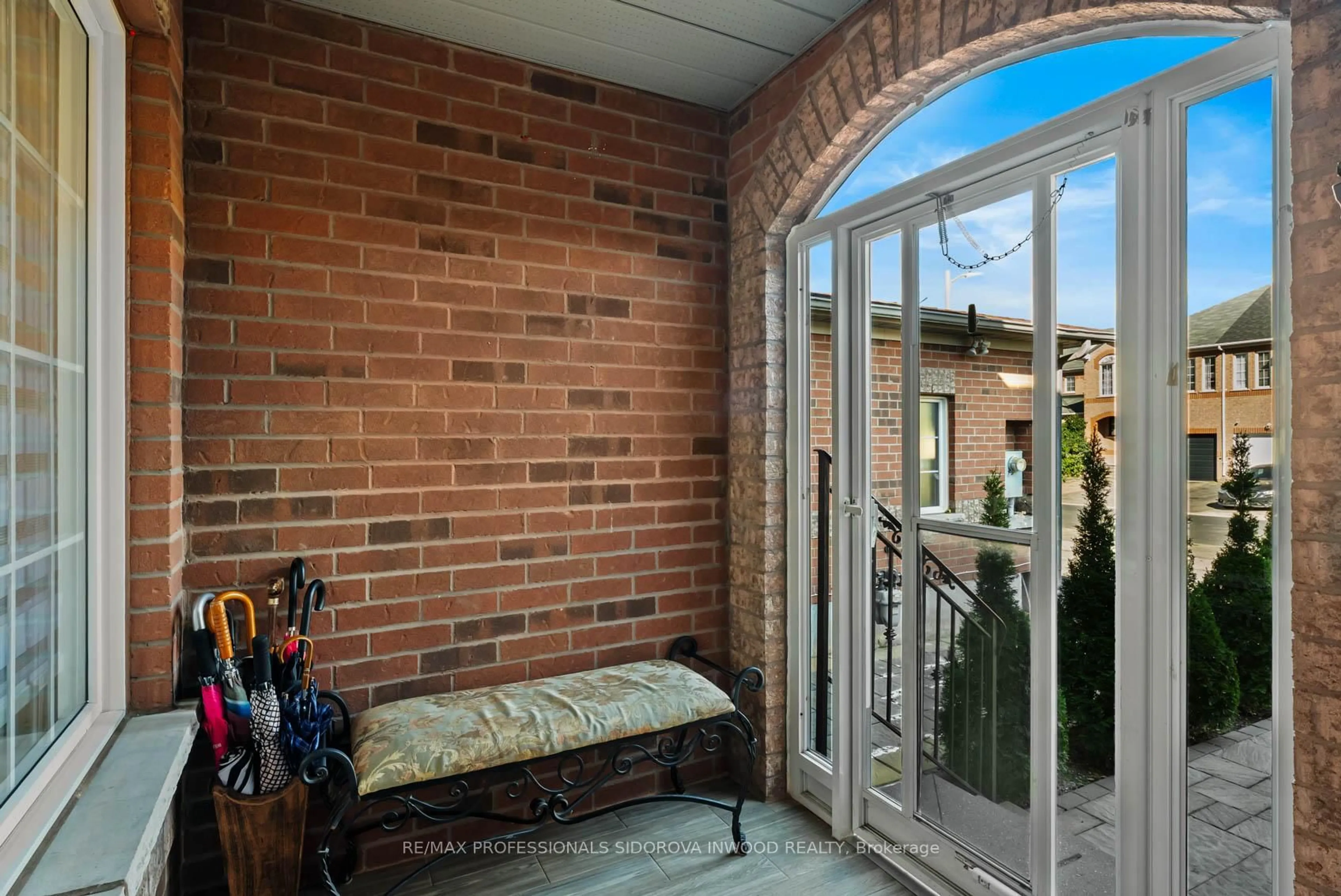 Unknown for 106 Lucena Cres, Vaughan Ontario L6A 2W5
