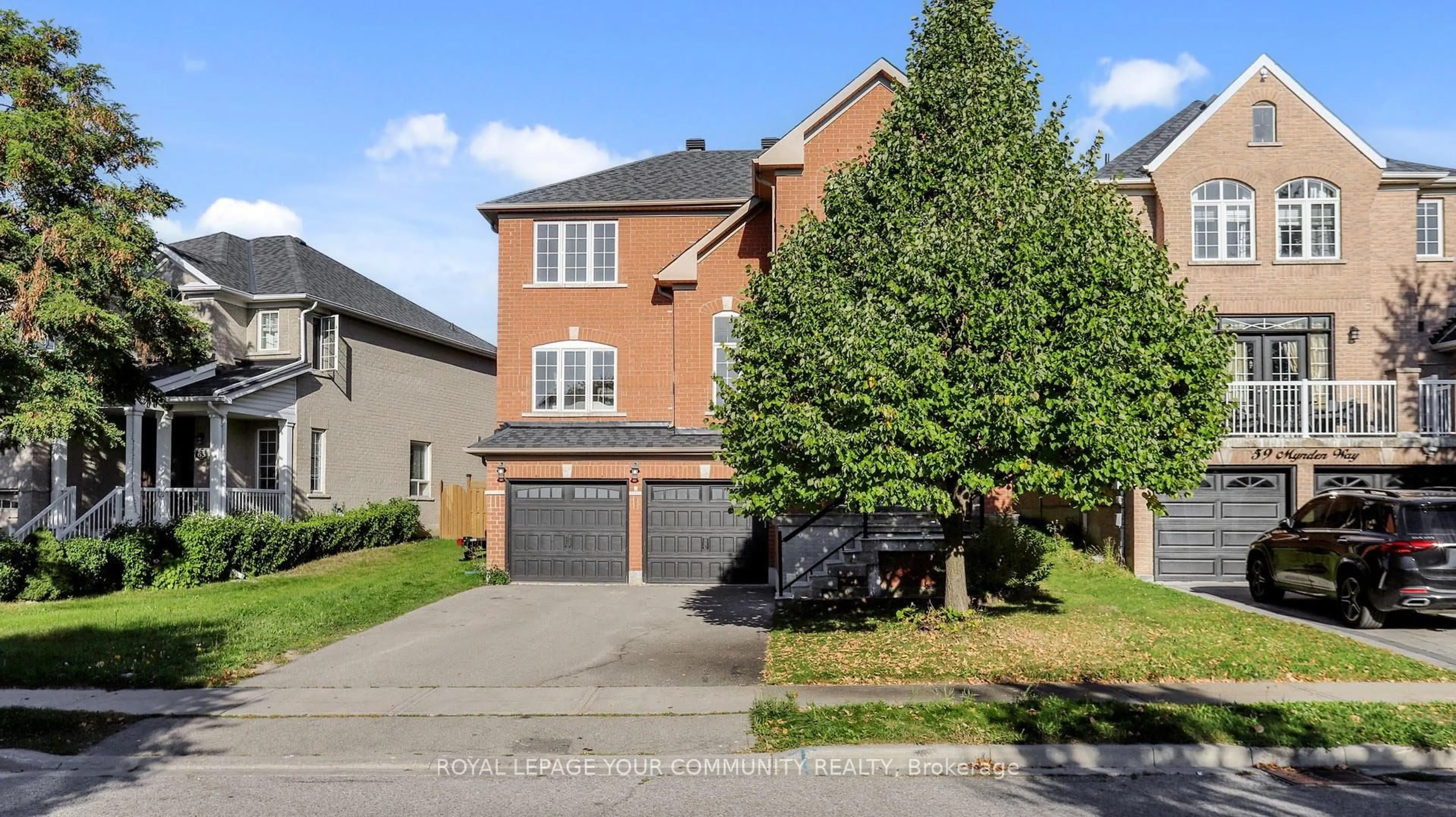 Home with brick exterior material, street for 61 Mynden Way, Newmarket Ontario L3X 3A8