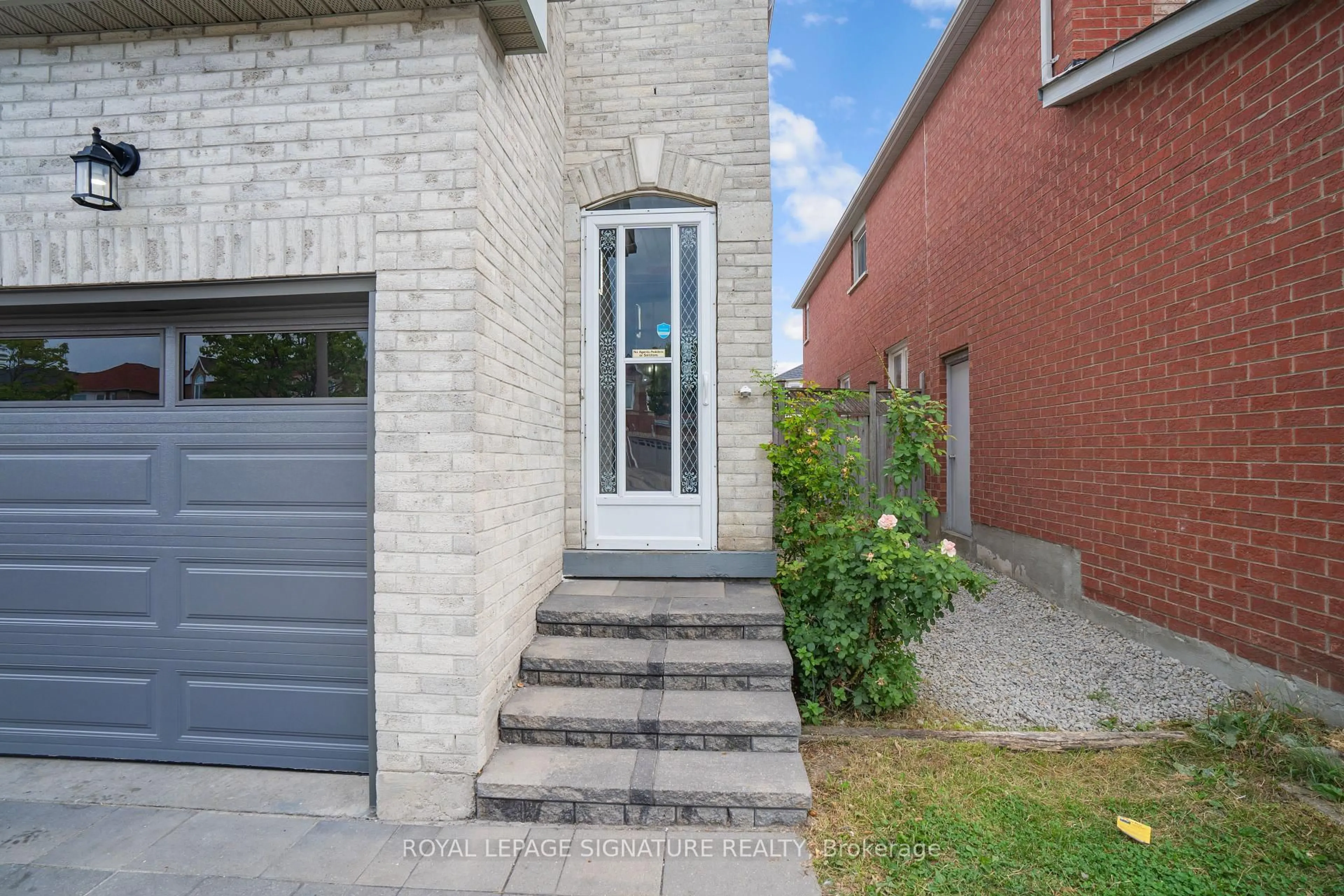 Home with brick exterior material, street for 217 Sophia Rd, Markham Ontario L3S 4C5