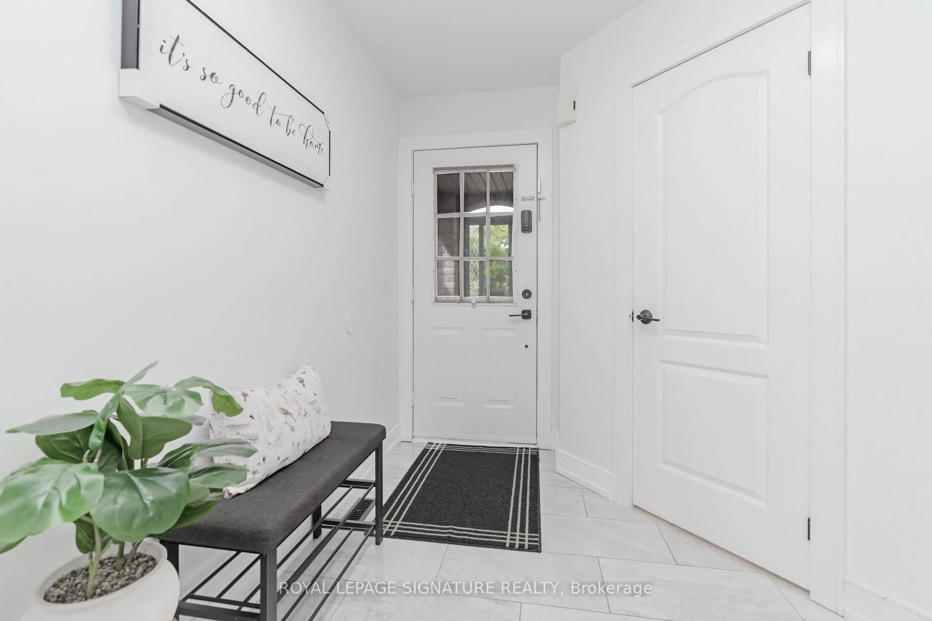 Indoor entryway for 217 Sophia Rd, Markham Ontario L3S 4C5