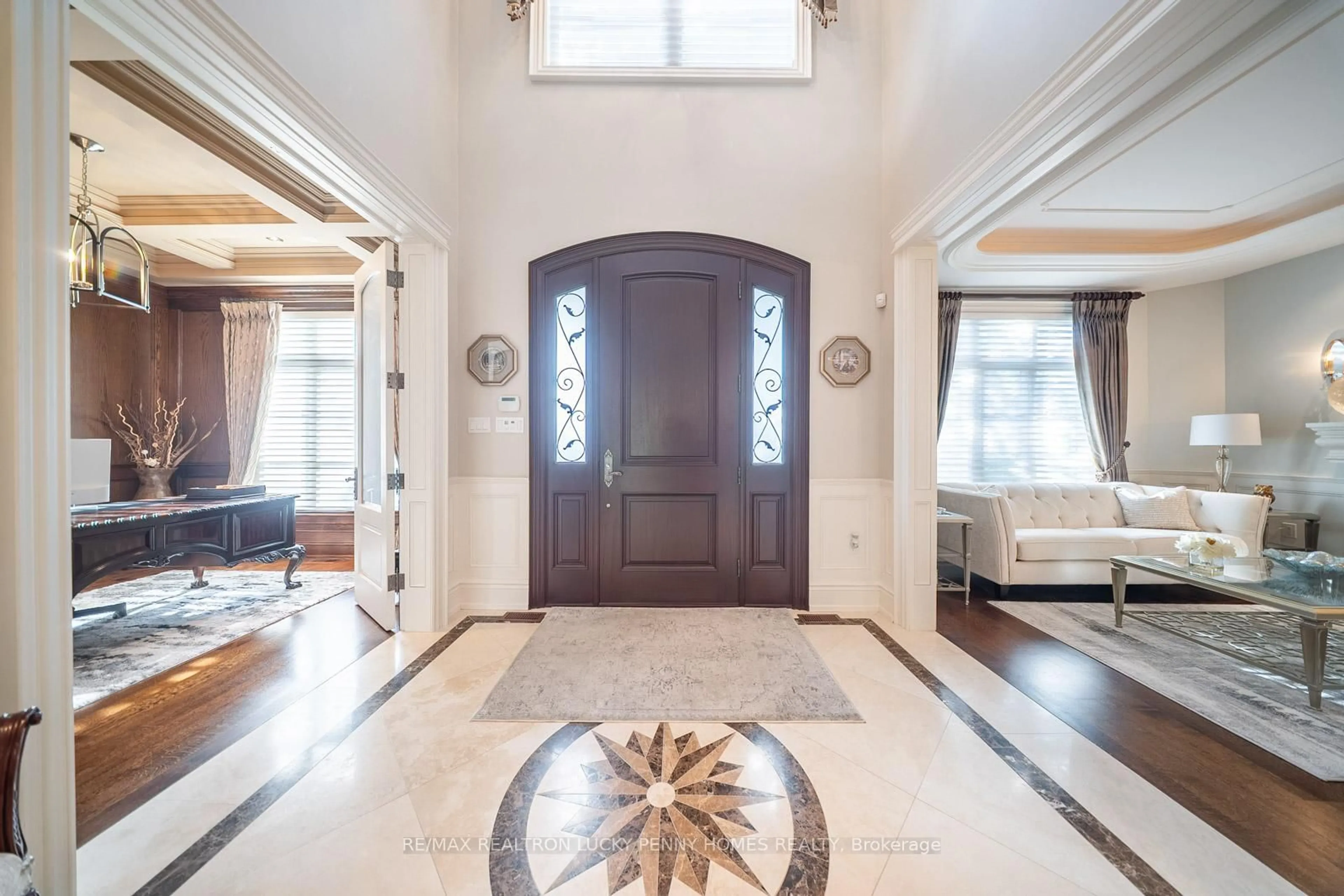 Indoor foyer for 23 Hawkridge Ave, Markham Ontario L3P 1V8