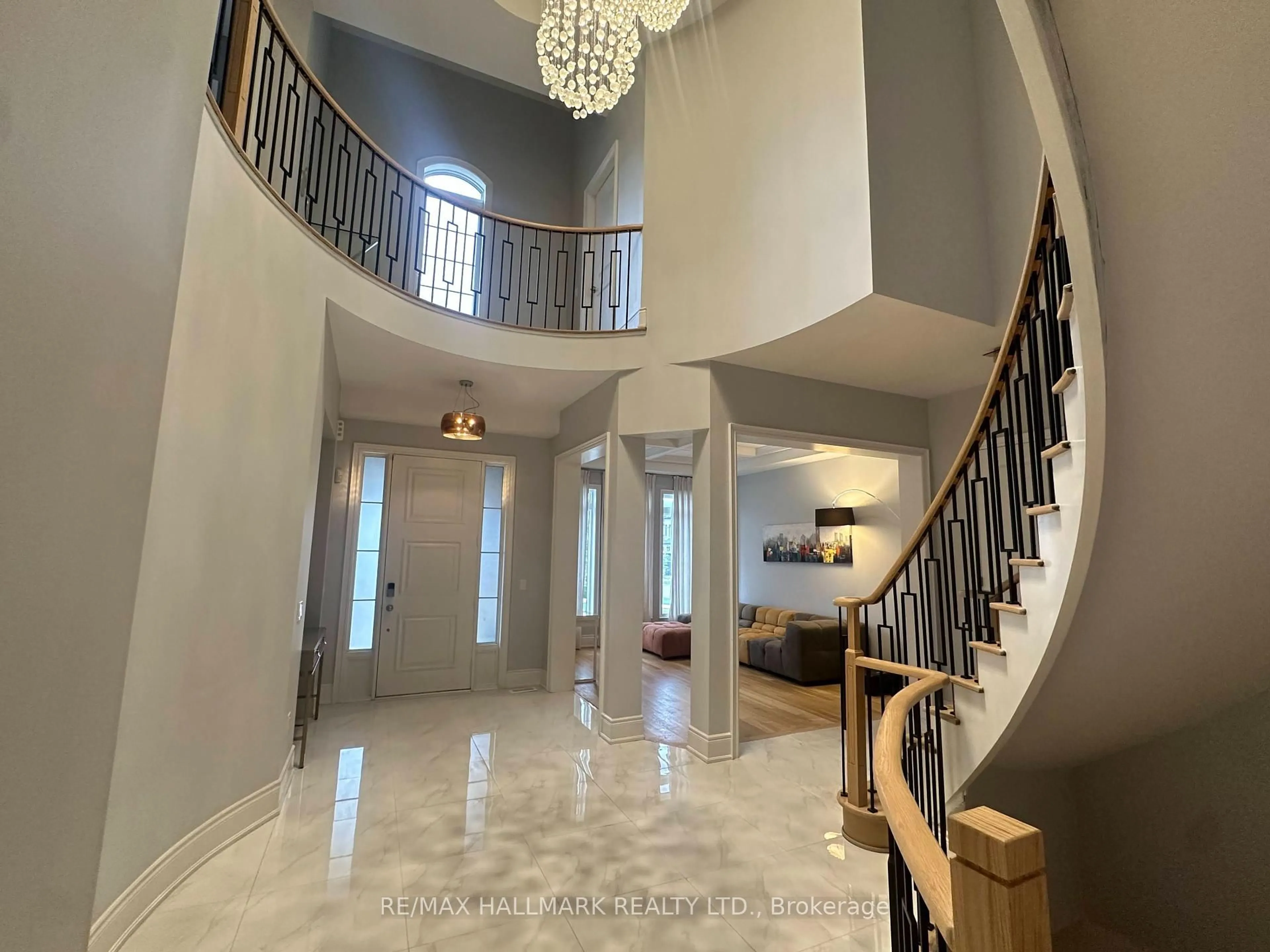 Indoor foyer for 41 Glen Abbey Tr, Vaughan Ontario L4H 3X7