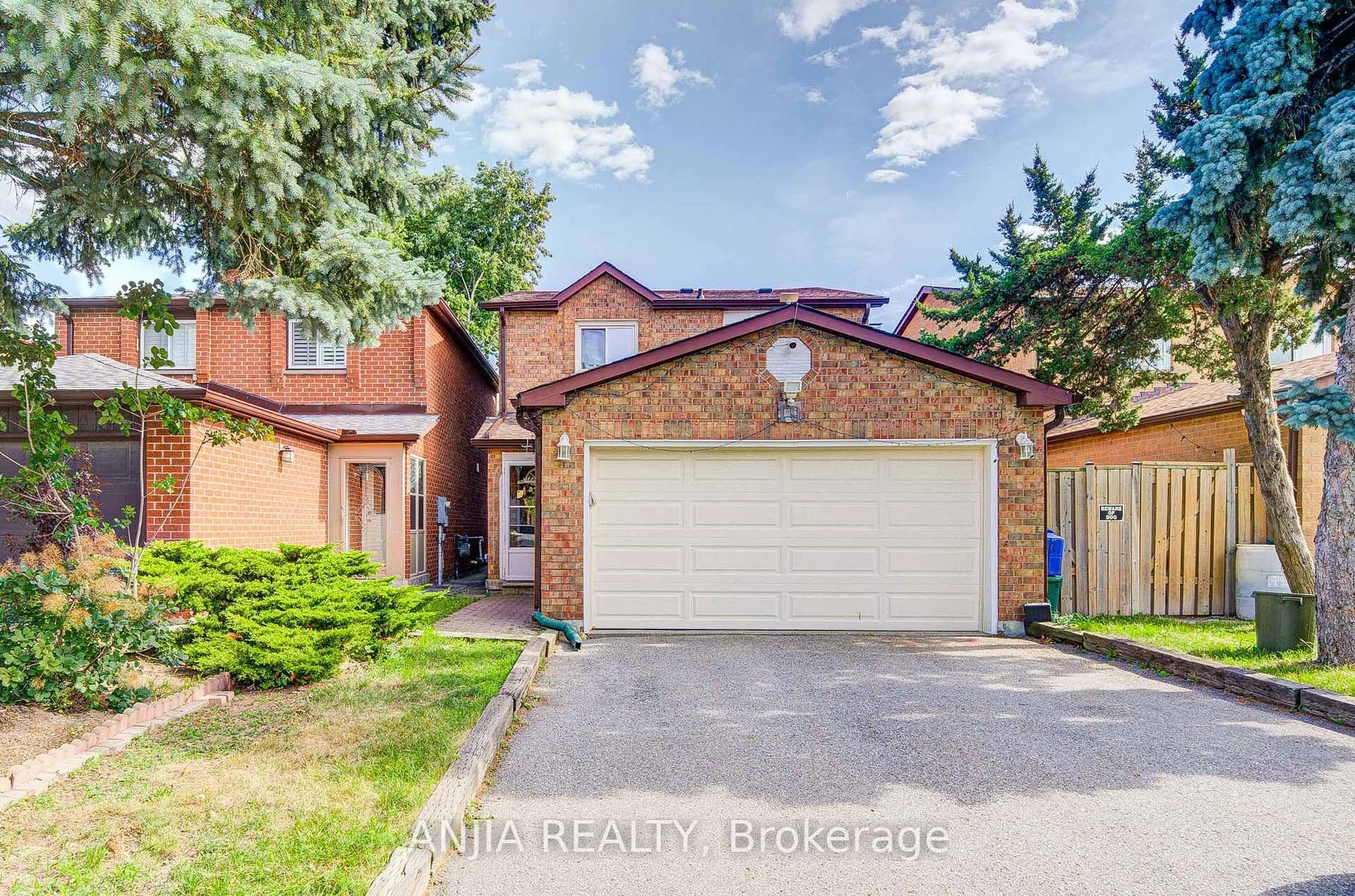 Home with brick exterior material, street for 19 Dunbar Cres, Markham Ontario L3R 6W9
