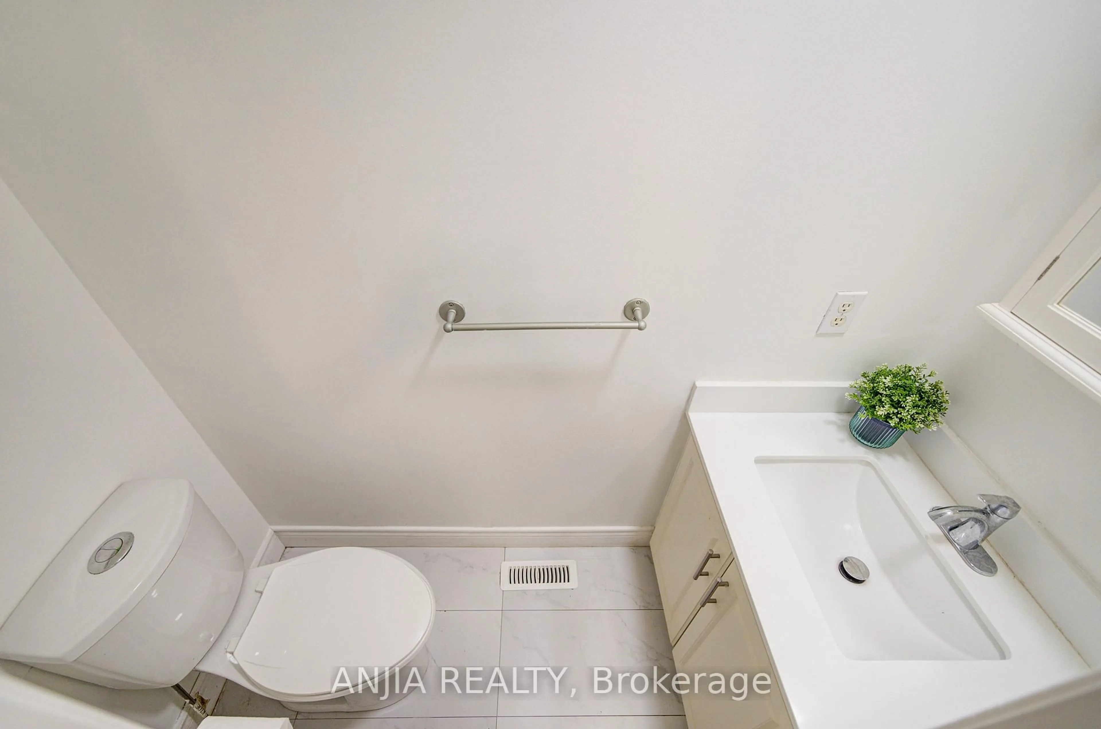 Unknown for 19 Dunbar Cres, Markham Ontario L3R 6W9