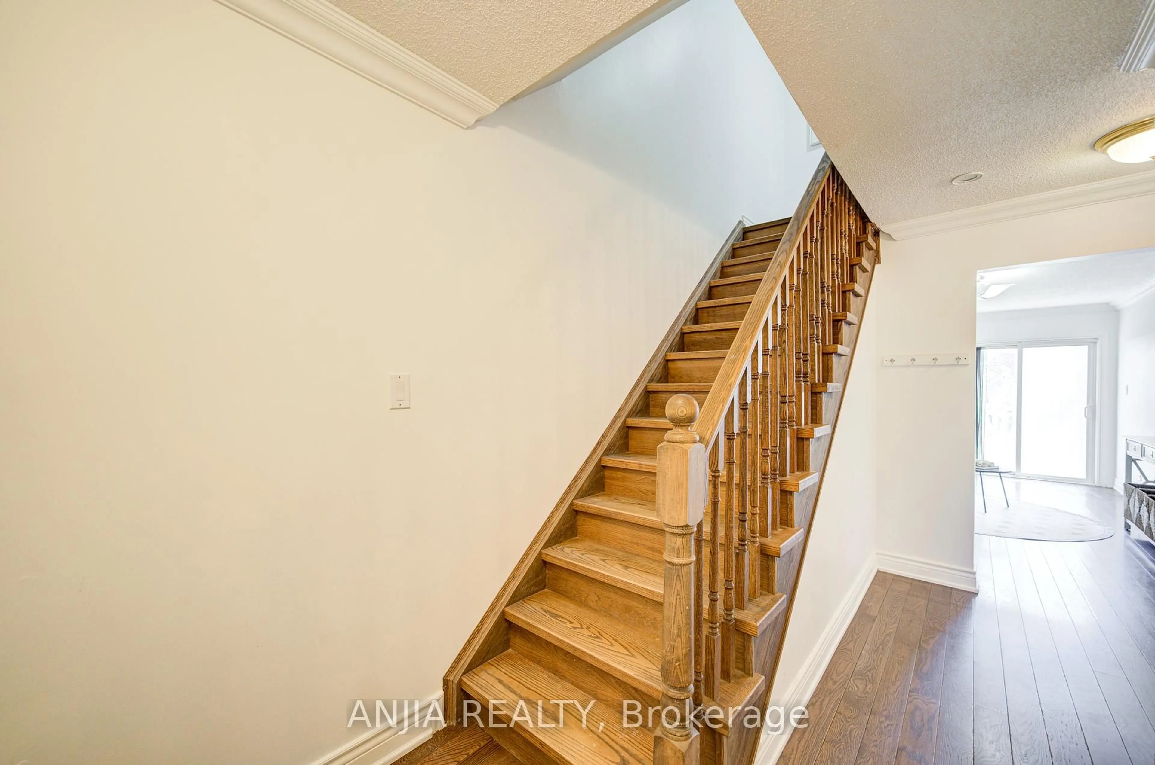 Stairs for 19 Dunbar Cres, Markham Ontario L3R 6W9