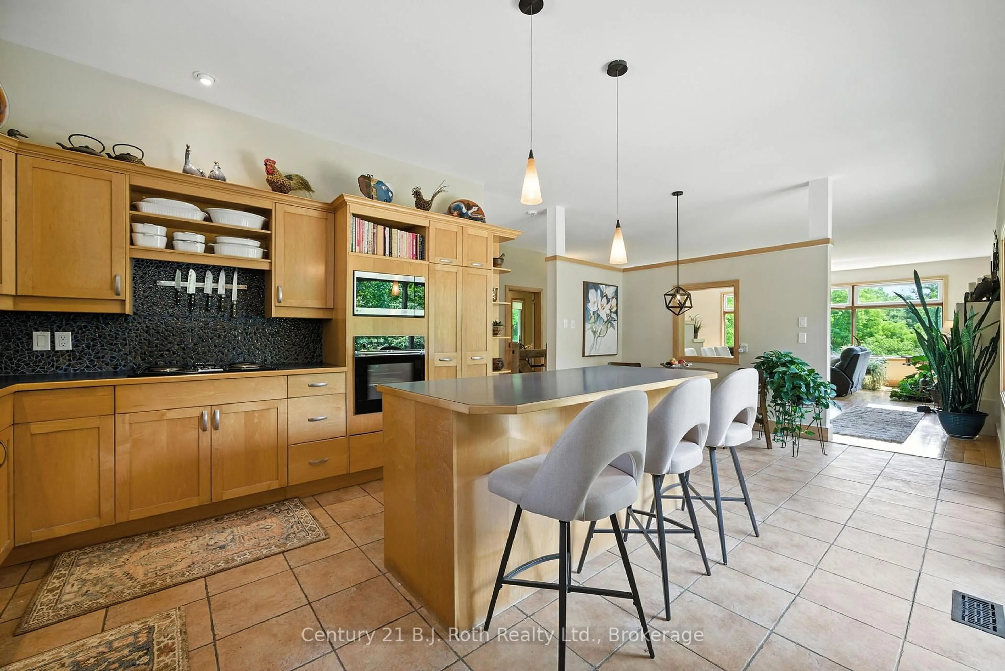 Open concept kitchen, ceramic/tile floor for 1131 Brock Rd, Uxbridge Ontario L9P 1R4