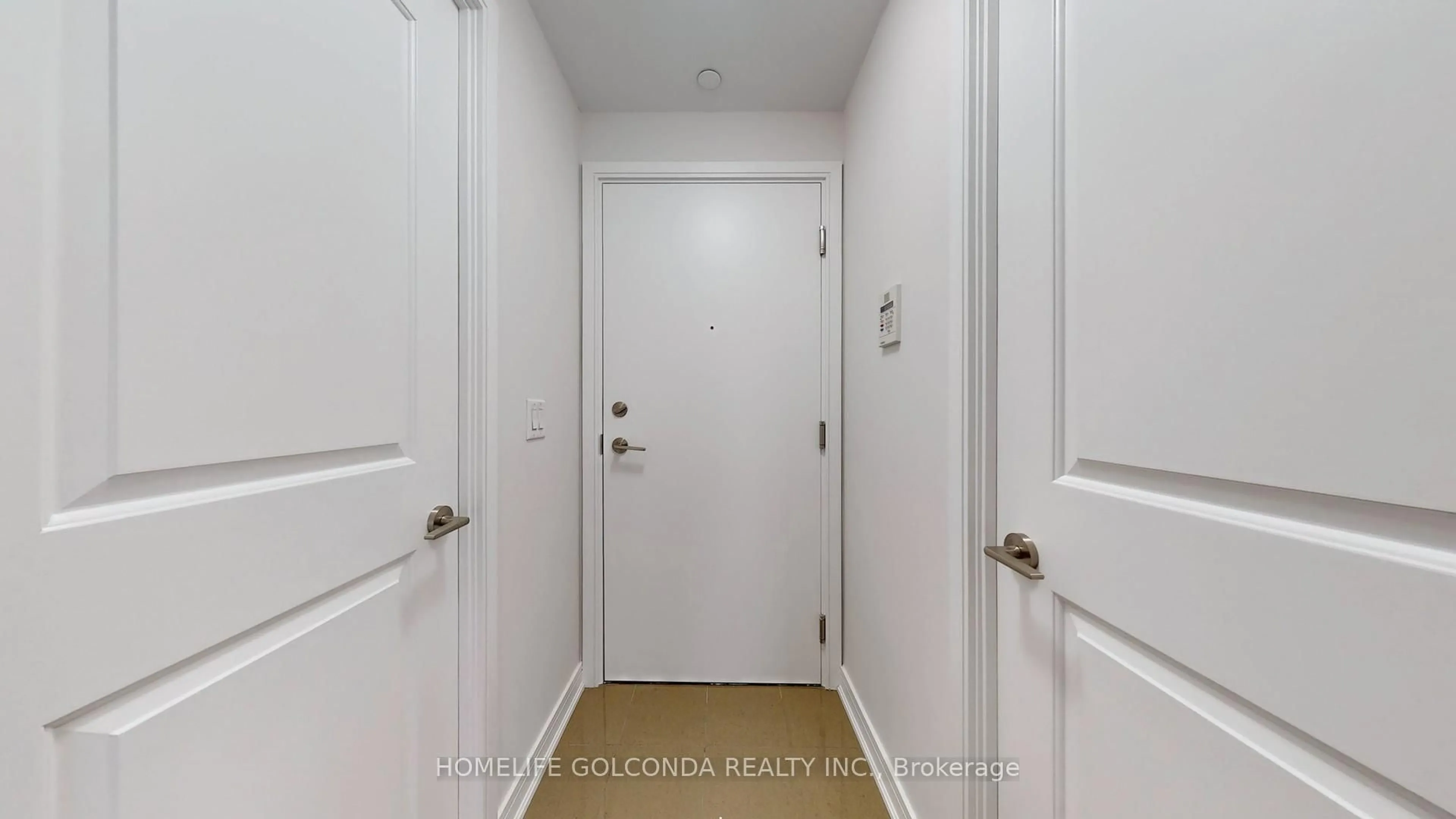 Indoor entryway for 9199 Yonge St #SE 501, Richmond Hill Ontario L4C 1H7