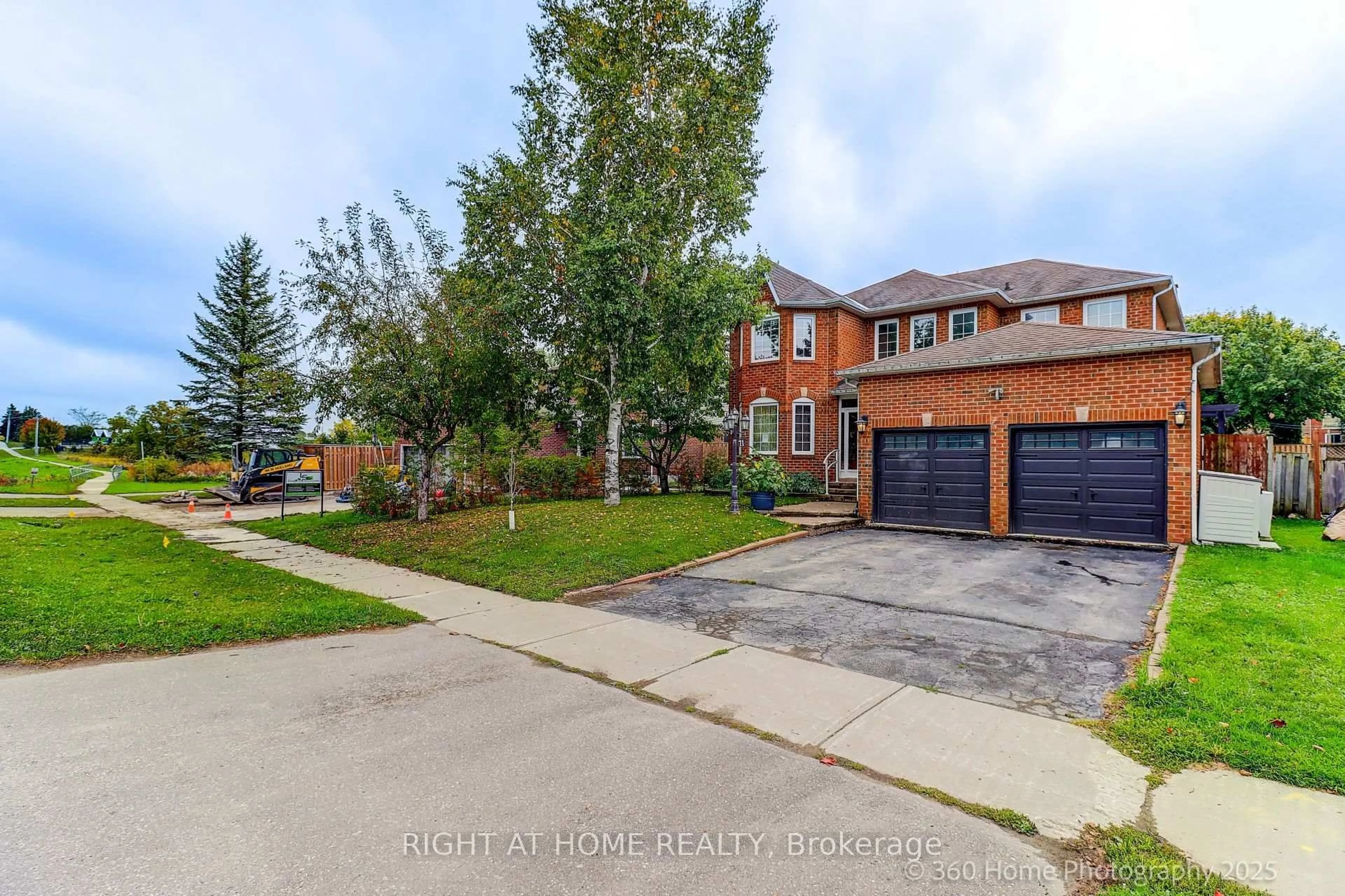 Home with brick exterior material, street for 71 Church St, Georgina Ontario L4P 0K7