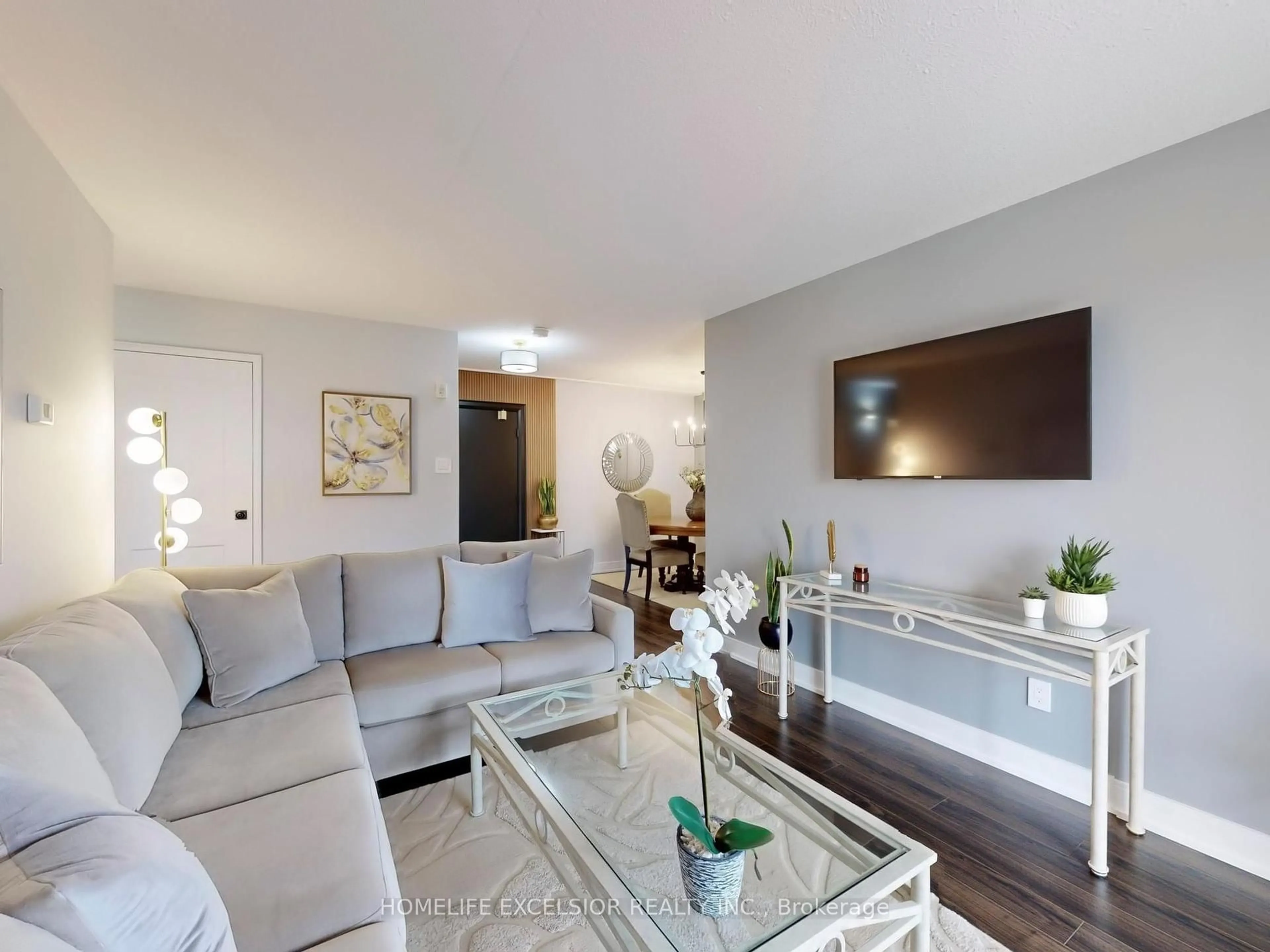 Living room with furniture, unknown for 15390 Yonge St #203, Aurora Ontario L4G 1N8