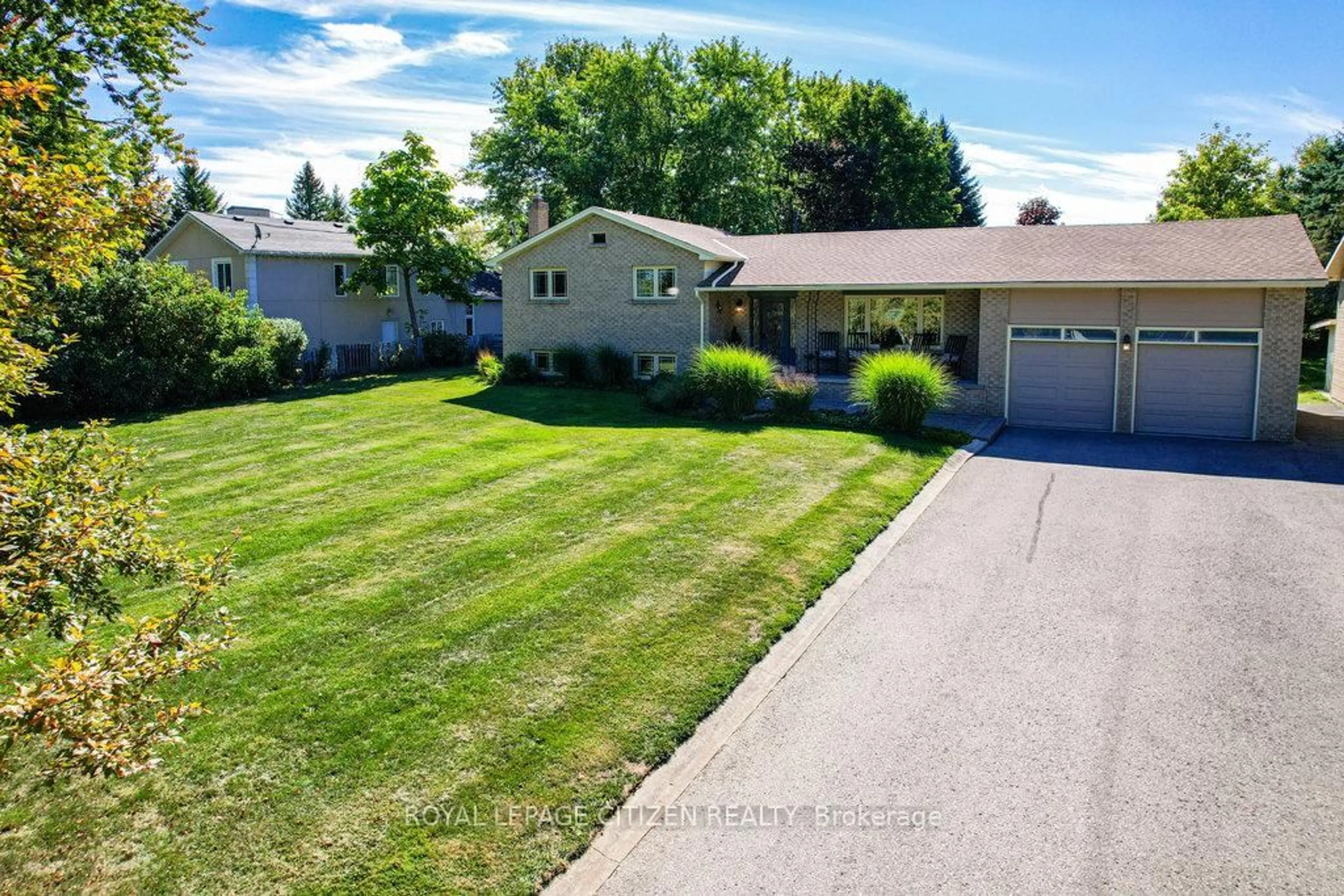 A pic from outside/outdoor area/front of a property/back of a property/a pic from drone, street for 7079 6th Line, New Tecumseth Ontario L0G 1W0