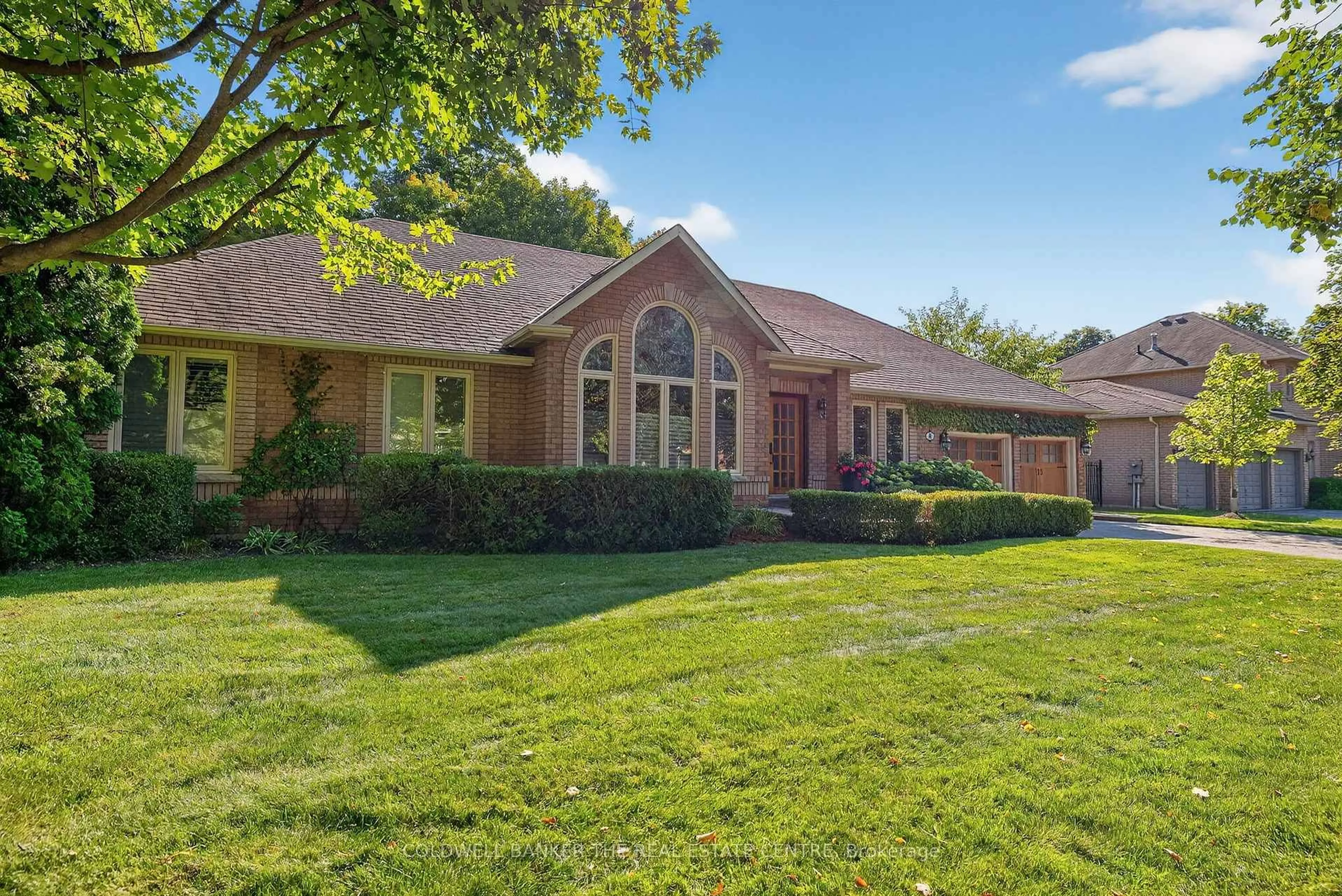 Home with brick exterior material, unknown for 6 Falling Leaf Crt, Aurora Ontario L4G 6K6