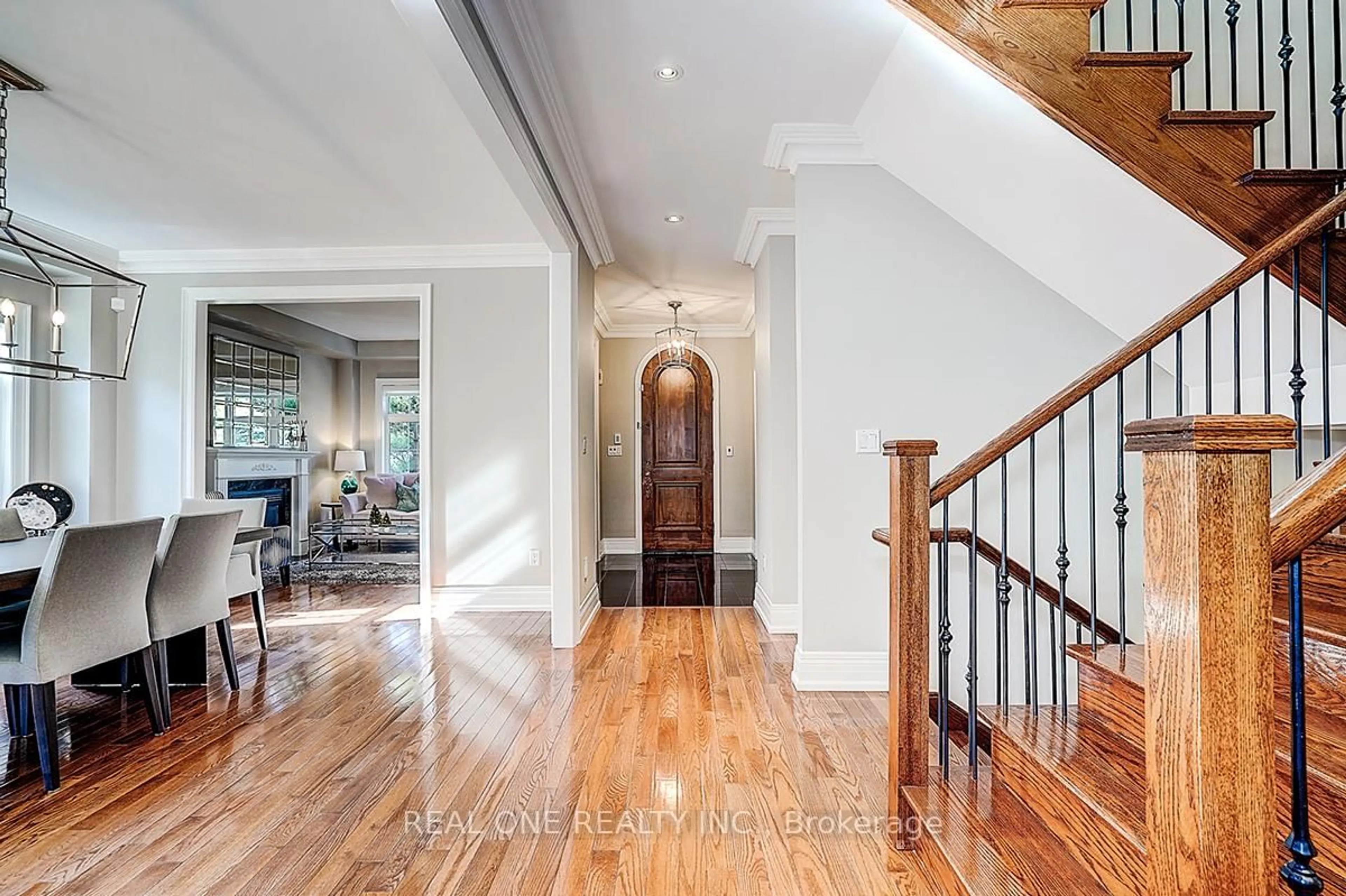 Indoor entryway for 19 Anglin Dr, Richmond Hill Ontario L4E 3M5