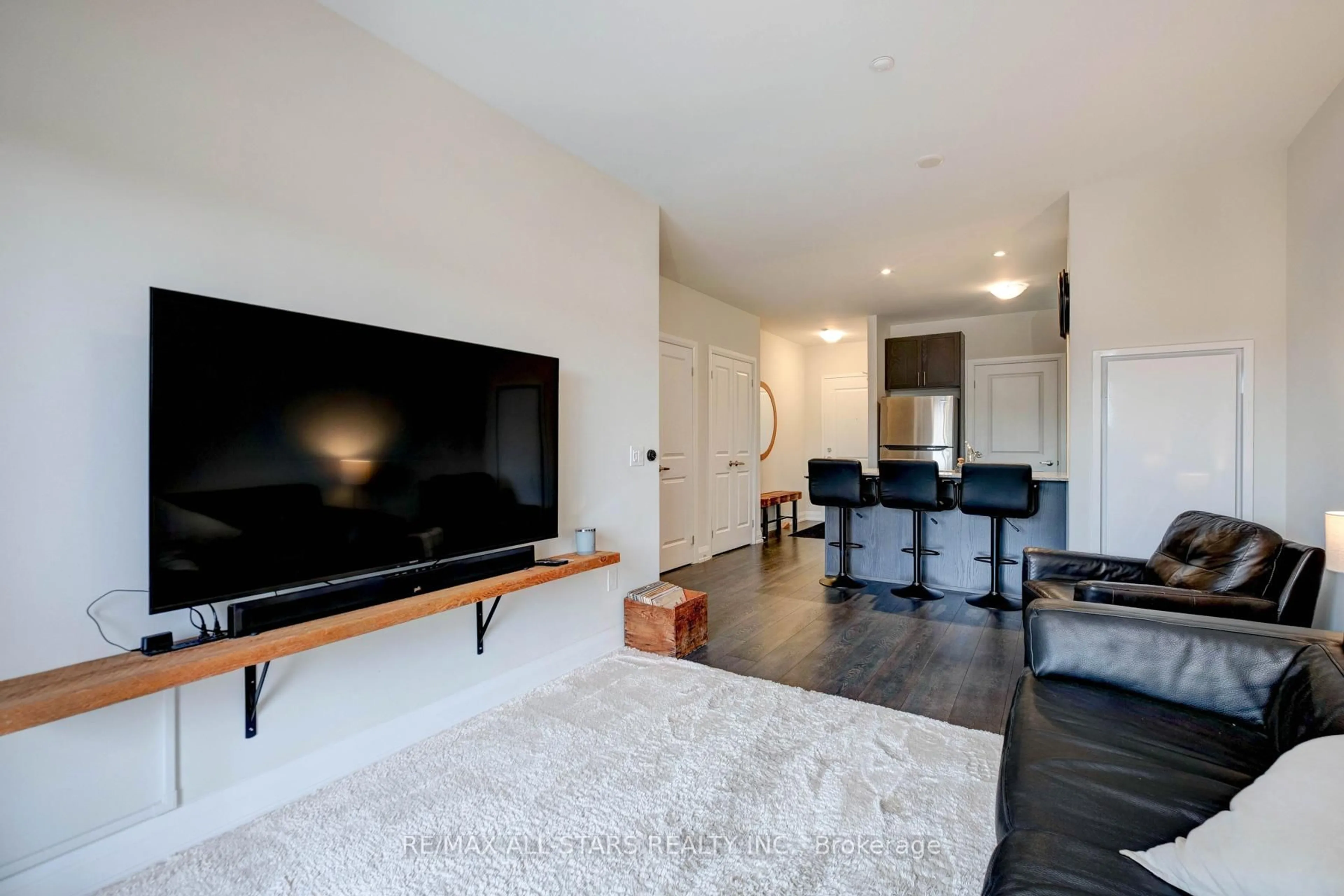 Home theater for 5917 Main St #309, Whitchurch-Stouffville Ontario L4A 5G4
