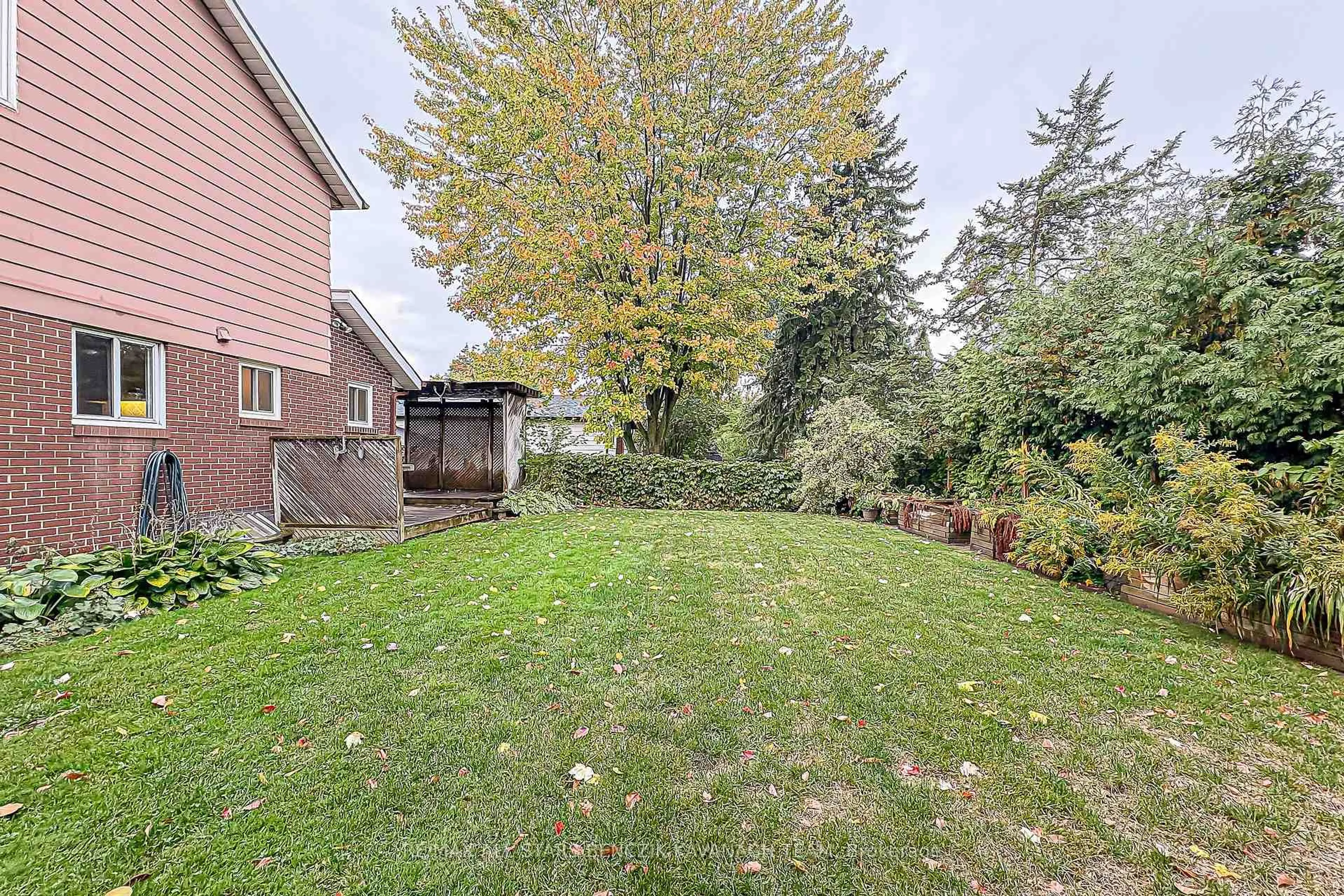 Patio, street for 75 Pringle Ave, Markham Ontario L3P 2P5