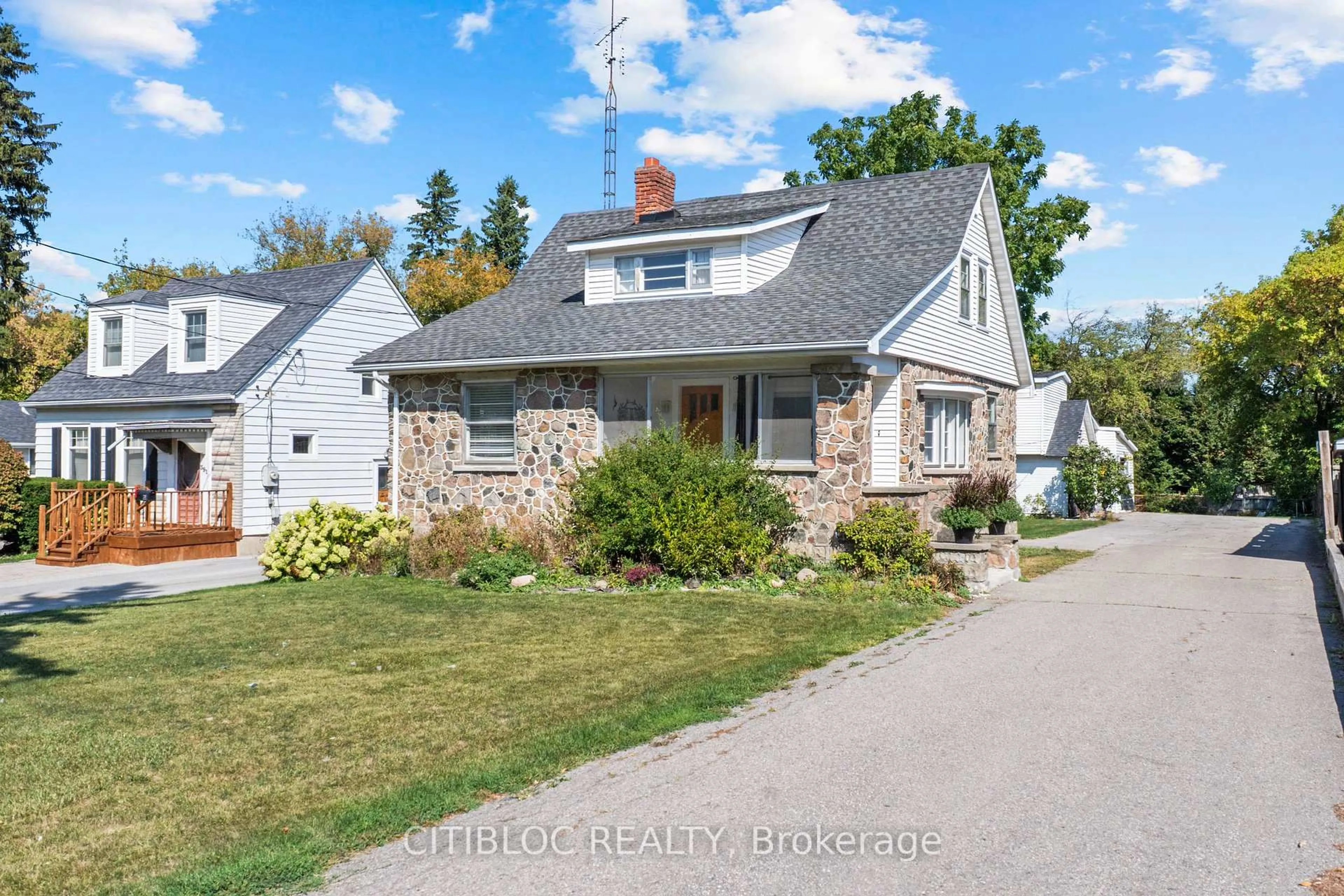 Unknown for 393 The Queensway, Georgina Ontario L4P 2C6