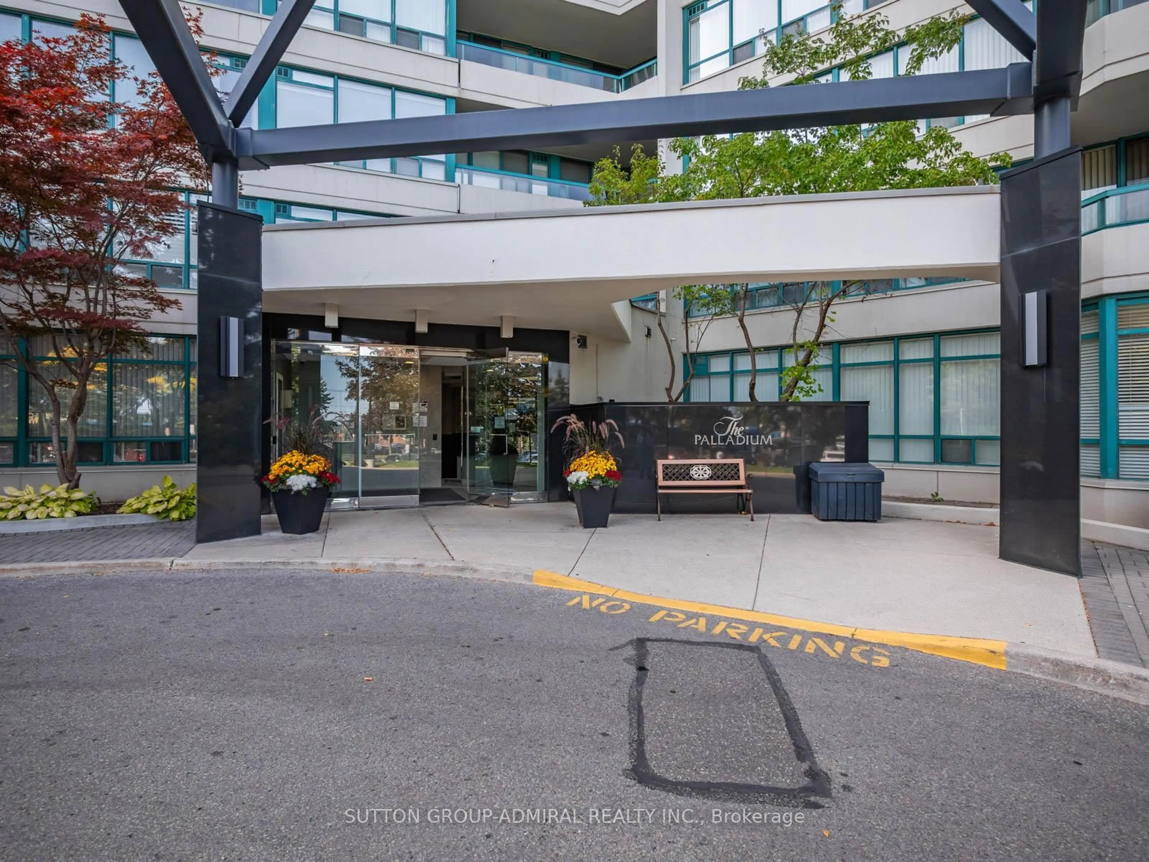 Indoor foyer for 7250 Yonge St #407, Vaughan Ontario L4J 7X1