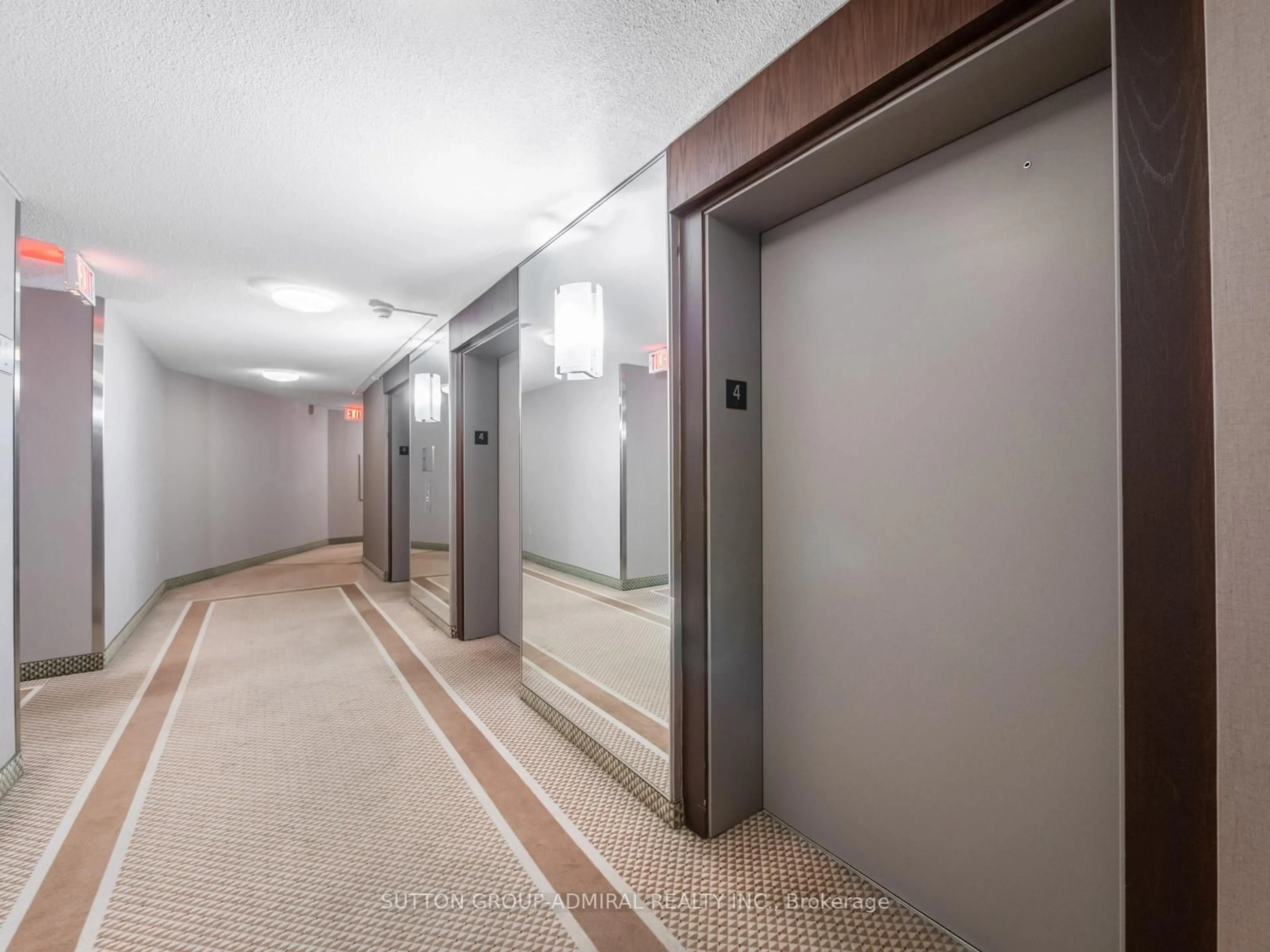 Indoor foyer for 7250 Yonge St #407, Vaughan Ontario L4J 7X1