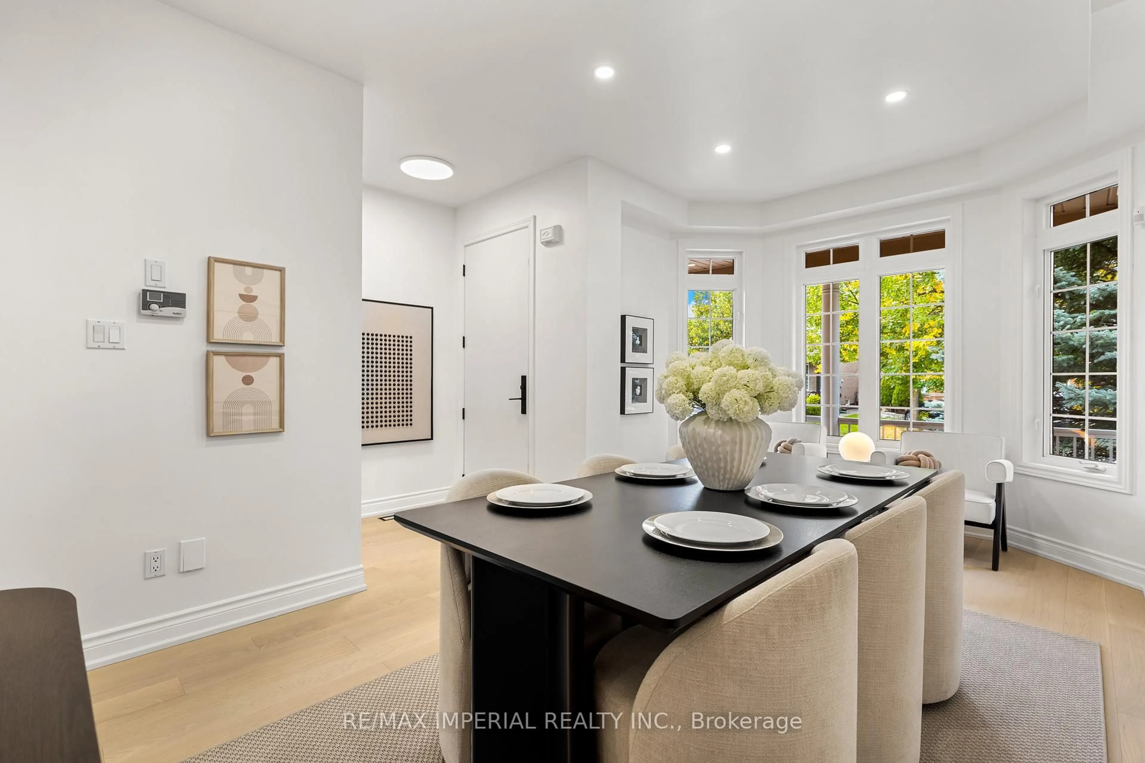 Open concept kitchen, ceramic/tile floor for 59 Amparo Dr, Vaughan Ontario L4H 2L7
